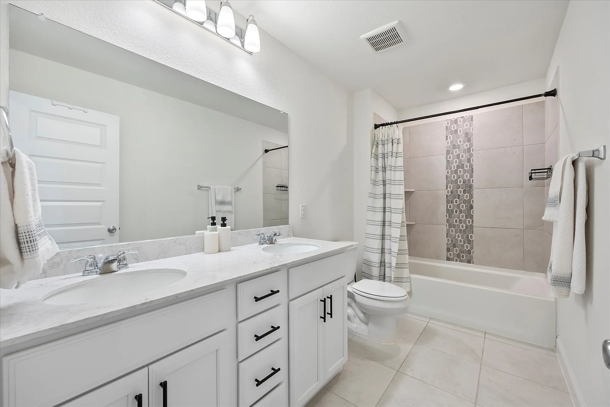 Guest full bath