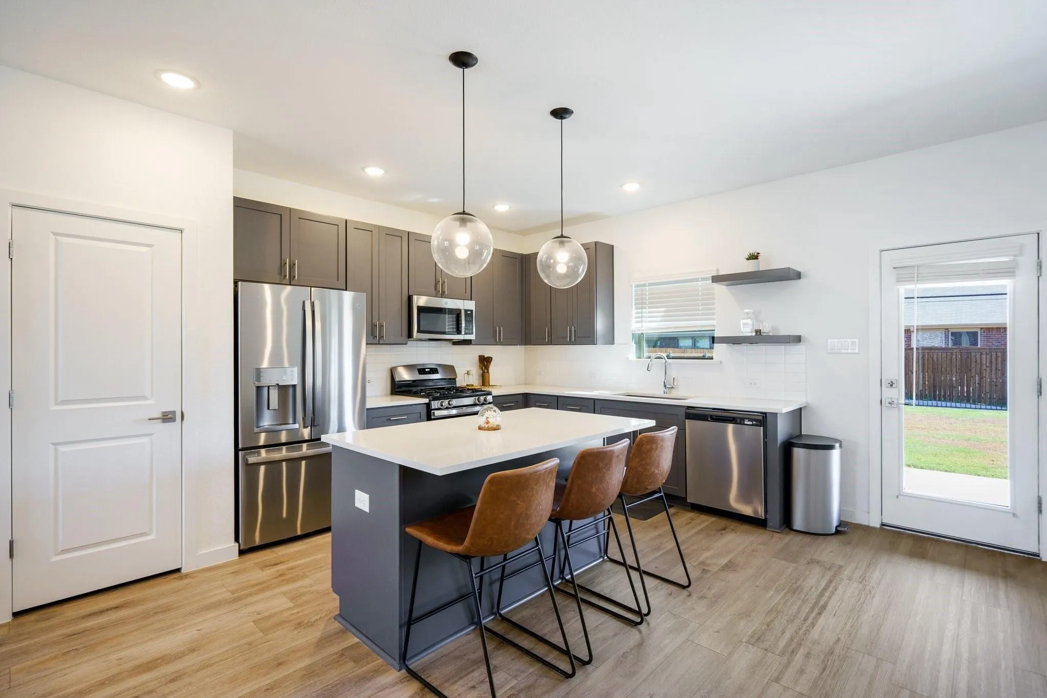 Single Family Residence For Rent in Dallas County , 2608 Ontario Drive, Seagoville, Texas 75159, 3 Bedroom, 4 Bathroom, 2 Garage spaces, 1,891 Sqft, built in 2023, mls#21322614, Real Estate Agent in Seagoville, Homes For Rent in Dallas county, Homes For Rent in Seagoville, Realtor in Seagoville Texas, Real Estate Brokerage Independent Realty Texas, Luminita Cordes Realtor