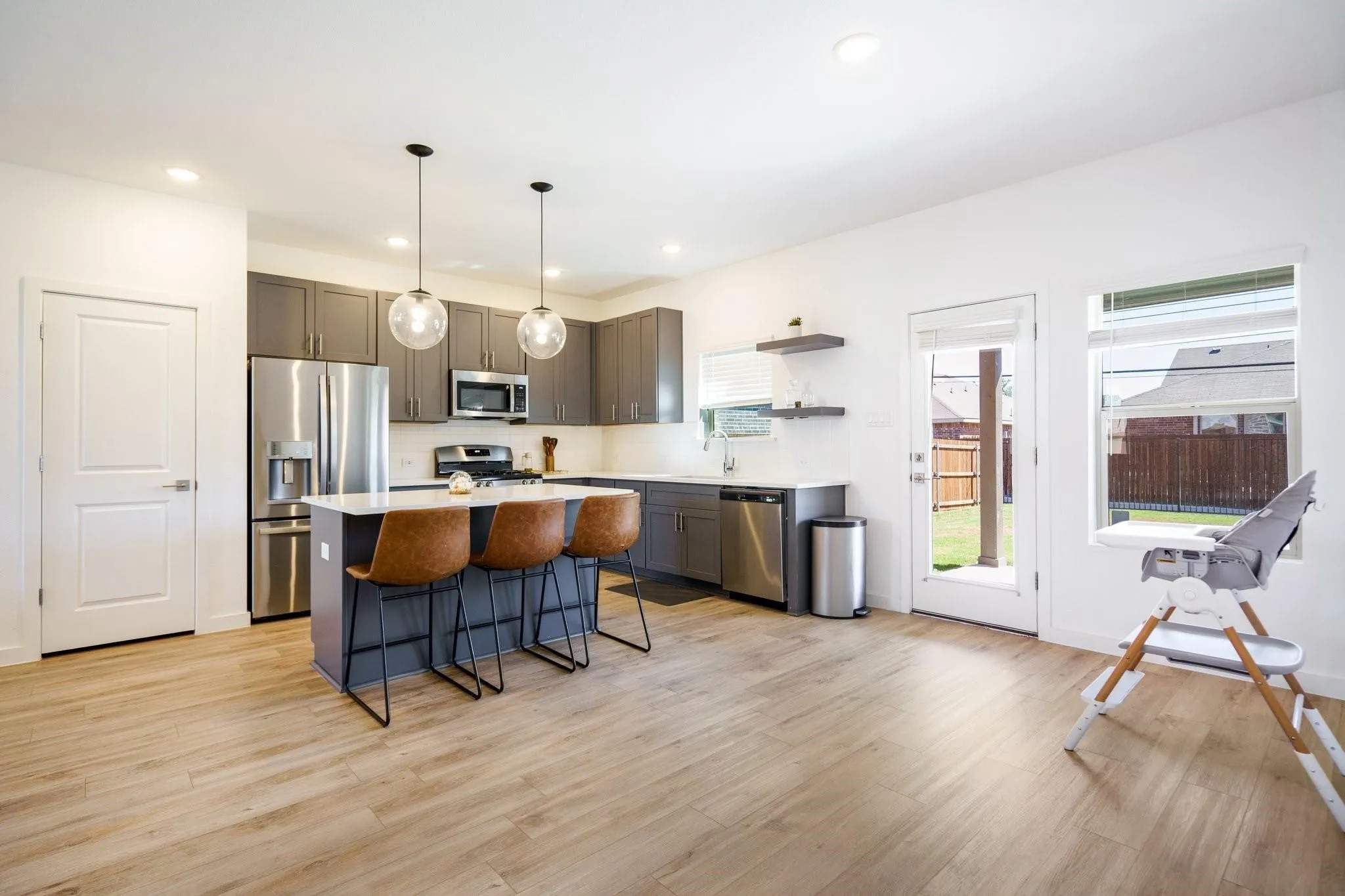 Single Family Residence For Rent in Dallas County , 2608 Ontario Drive, Seagoville, Texas 75159, 3 Bedroom, 4 Bathroom, 2 Garage spaces, 1,891 Sqft, built in 2023, mls#21322614, Real Estate Agent in Seagoville, Homes For Rent in Dallas county, Homes For Rent in Seagoville, Realtor in Seagoville Texas, Real Estate Brokerage Independent Realty Texas, Luminita Cordes Realtor