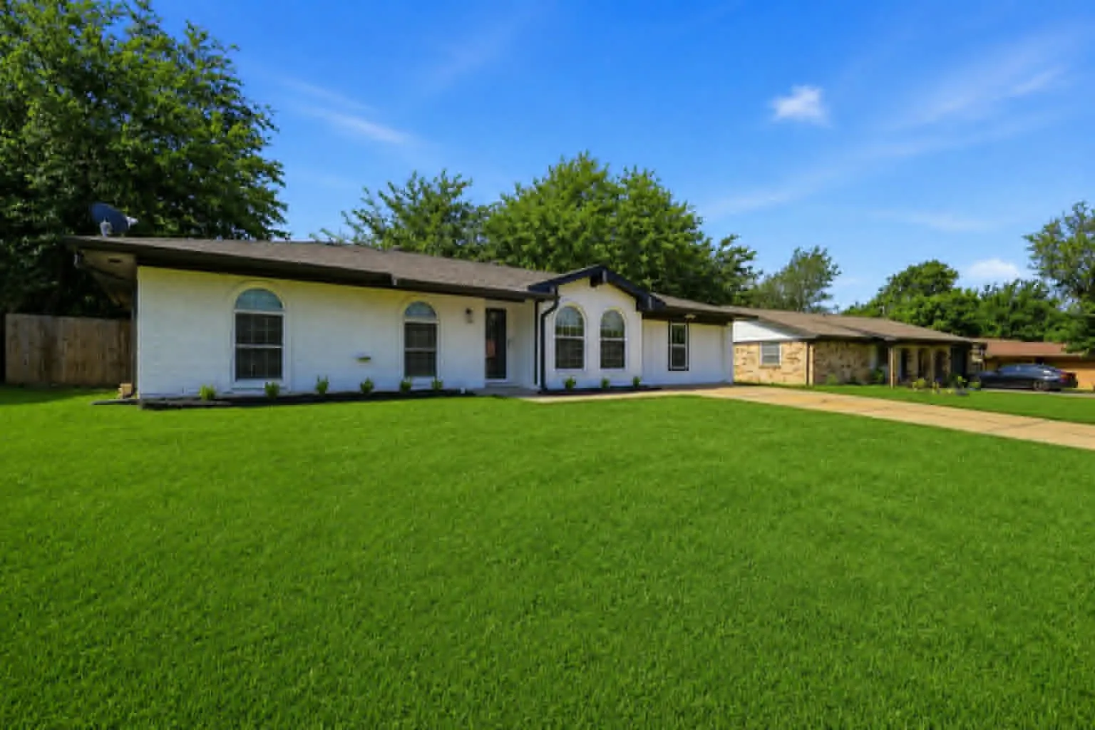 Single Family Residence For Sale in Tarrant County , 318 NE Michael Drive, Burleson, Texas 76028, 4 Bedroom, 3 Bathroom, Garage spaces, 1,624 Sqft, built in 1970, mls#21320670, Real Estate Agent in Burleson, Homes For Sale in Tarrant county, Homes For Sale in Burleson, Realtor in Burleson Texas, Real Estate Brokerage Independent Realty Texas, Luminita Cordes Realtor