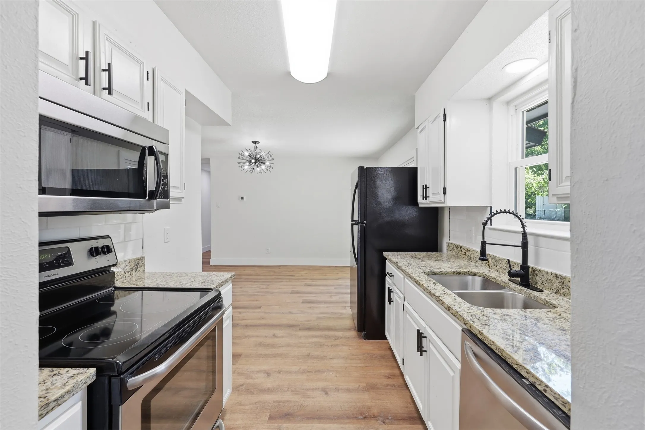 Single Family Residence For Sale in Tarrant County , 318 NE Michael Drive, Burleson, Texas 76028, 4 Bedroom, 3 Bathroom, Garage spaces, 1,624 Sqft, built in 1970, mls#21320670, Real Estate Agent in Burleson, Homes For Sale in Tarrant county, Homes For Sale in Burleson, Realtor in Burleson Texas, Real Estate Brokerage Independent Realty Texas, Luminita Cordes Realtor