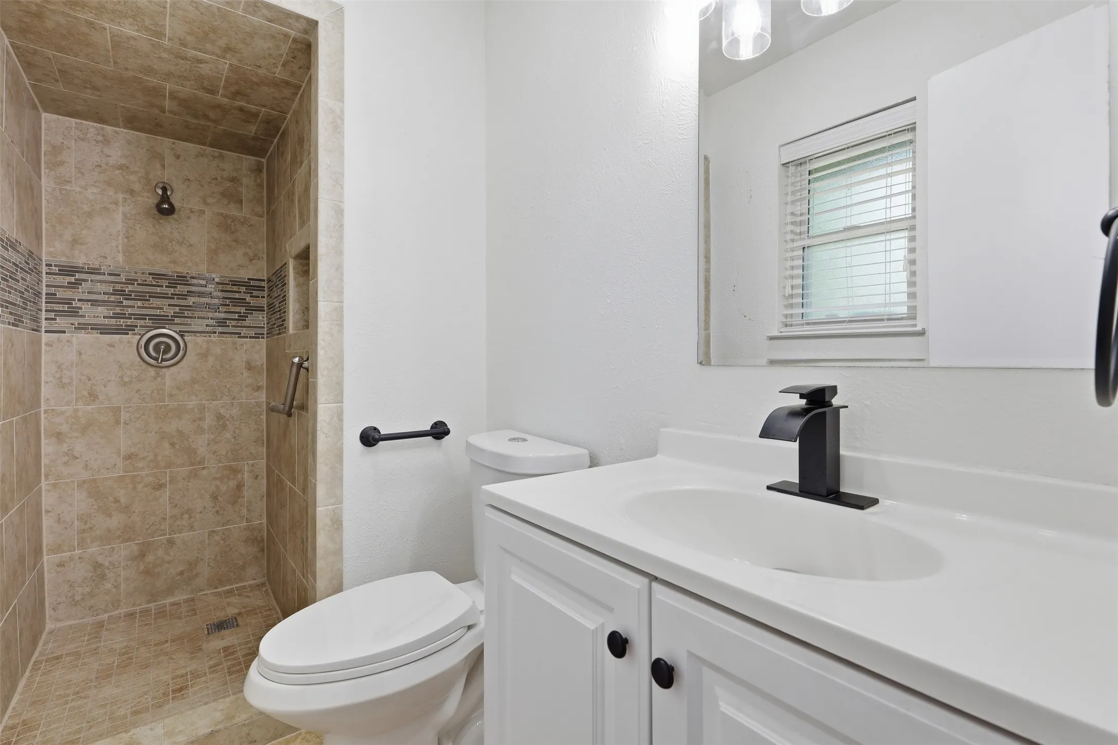 Single Family Residence For Sale in Tarrant County , 318 NE Michael Drive, Burleson, Texas 76028, 4 Bedroom, 3 Bathroom, Garage spaces, 1,624 Sqft, built in 1970, mls#21320670, Real Estate Agent in Burleson, Homes For Sale in Tarrant county, Homes For Sale in Burleson, Realtor in Burleson Texas, Real Estate Brokerage Independent Realty Texas, Luminita Cordes Realtor
