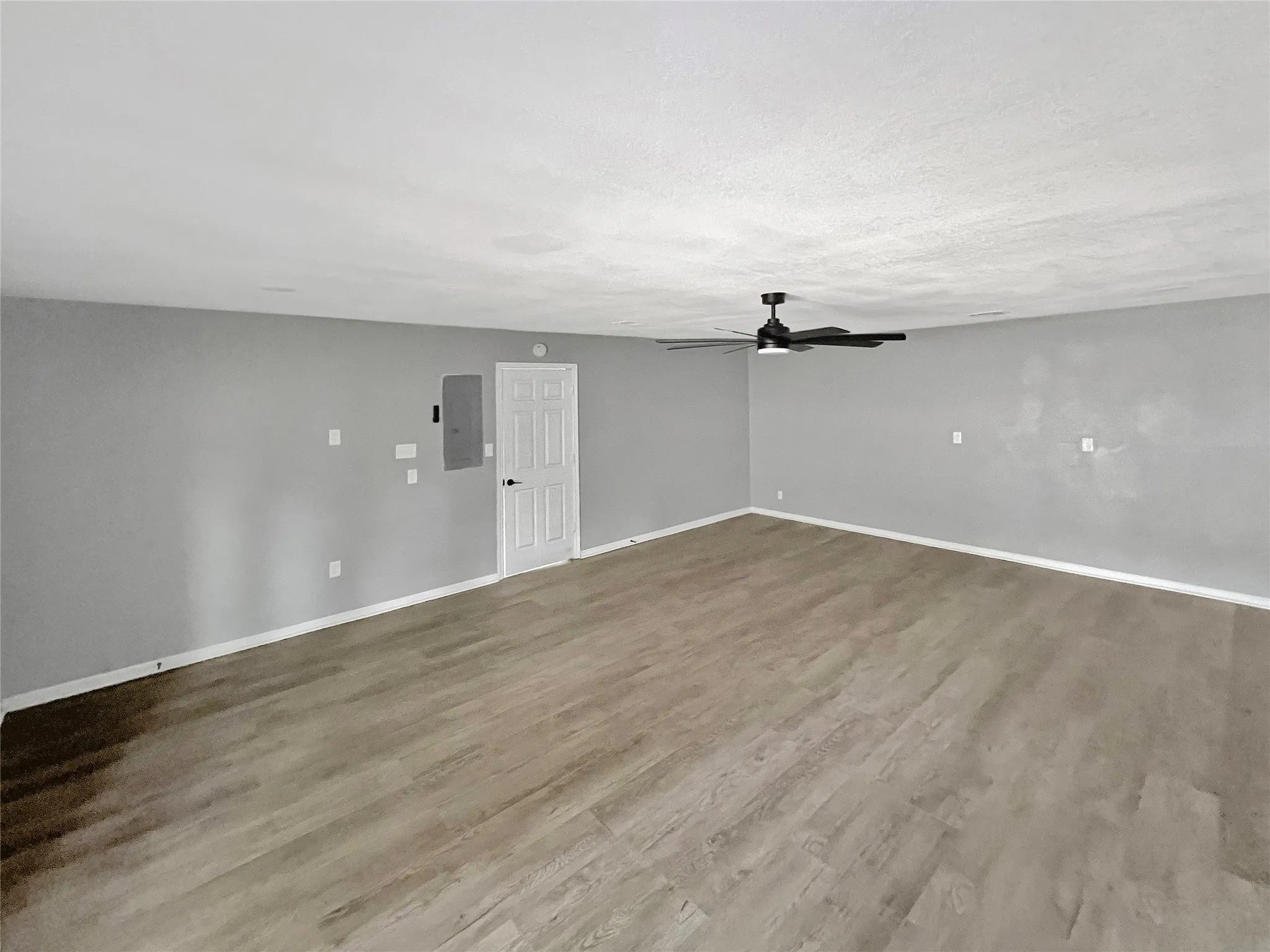 Single Family Residence For Sale in Dallas County , 1306 Elby Street, Irving, Texas 75061, 4 Bedroom, 2 Bathroom, Garage spaces, 2,397 Sqft, built in 1961, mls#21322542, Real Estate Agent in Irving, Homes For Sale in Dallas county, Homes For Sale in Irving, Realtor in Irving Texas, Real Estate Brokerage Independent Realty Texas, Luminita Cordes Realtor