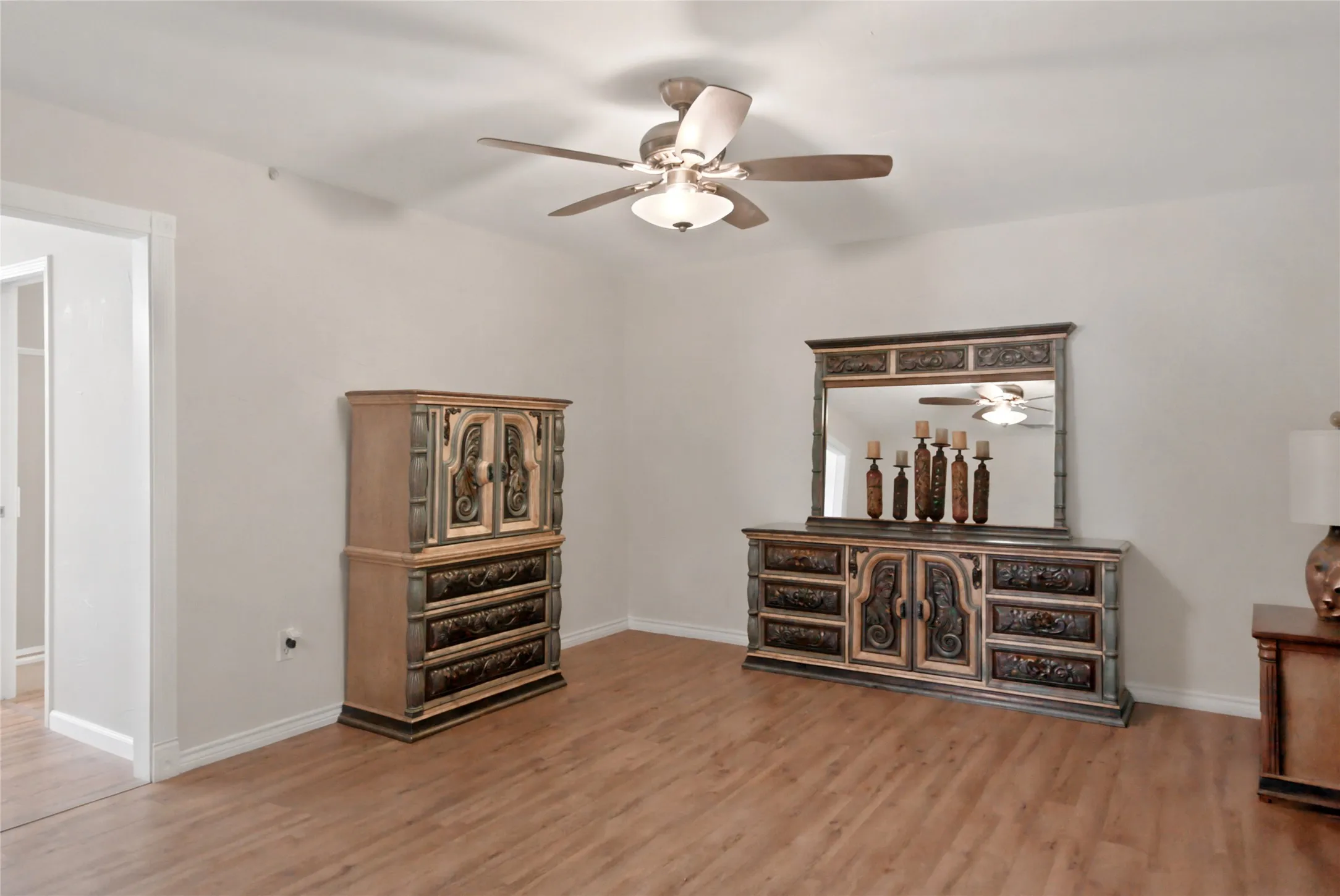 Single Family Residence For Sale in Parker County , 808 Hilltop Drive, Weatherford, Texas 76086, 3 Bedroom, 2 Bathroom, 2 Garage spaces, 2,098 Sqft, built in 1977, mls#21309735, Real Estate Agent in Weatherford, Homes For Sale in Parker county, Homes For Sale in Weatherford, Realtor in Weatherford Texas, Real Estate Brokerage Independent Realty Texas, Luminita Cordes Realtor