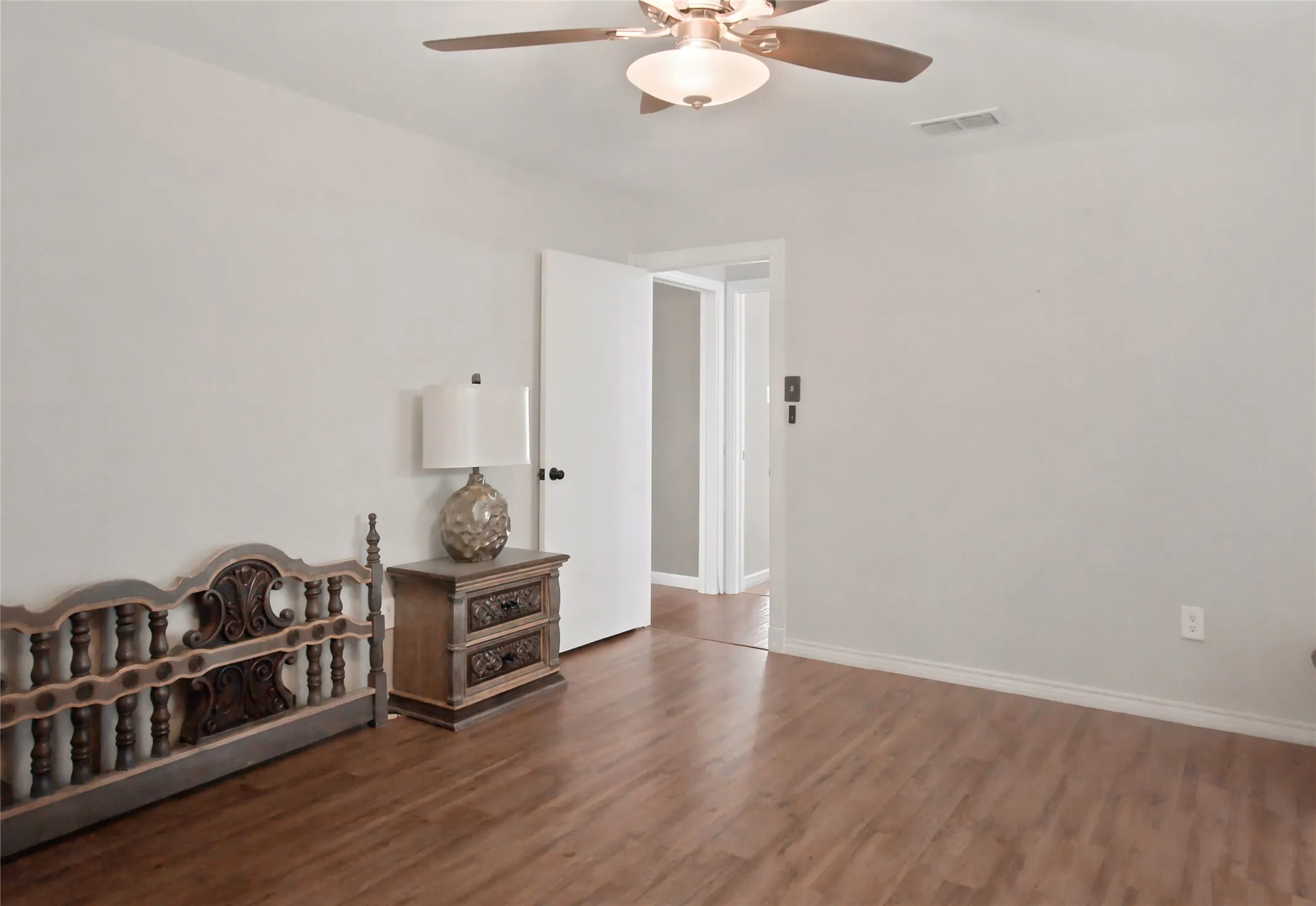 Single Family Residence For Sale in Parker County , 808 Hilltop Drive, Weatherford, Texas 76086, 3 Bedroom, 2 Bathroom, 2 Garage spaces, 2,098 Sqft, built in 1977, mls#21309735, Real Estate Agent in Weatherford, Homes For Sale in Parker county, Homes For Sale in Weatherford, Realtor in Weatherford Texas, Real Estate Brokerage Independent Realty Texas, Luminita Cordes Realtor