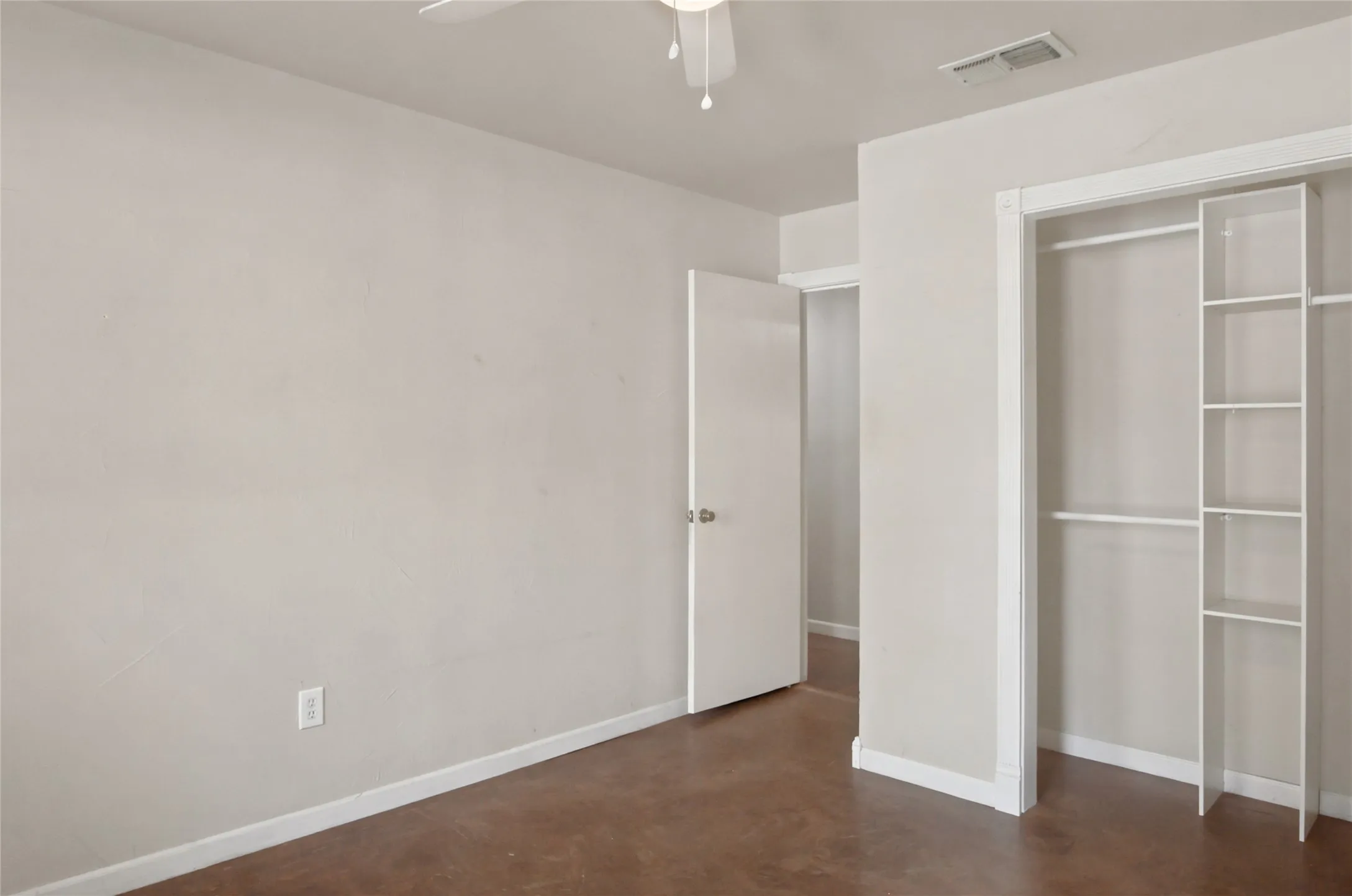 Single Family Residence For Sale in Parker County , 808 Hilltop Drive, Weatherford, Texas 76086, 3 Bedroom, 2 Bathroom, 2 Garage spaces, 2,098 Sqft, built in 1977, mls#21309735, Real Estate Agent in Weatherford, Homes For Sale in Parker county, Homes For Sale in Weatherford, Realtor in Weatherford Texas, Real Estate Brokerage Independent Realty Texas, Luminita Cordes Realtor