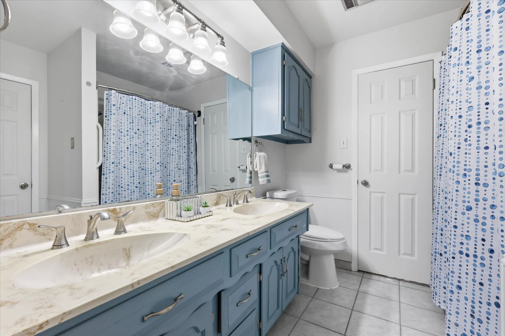 Single Family Residence For Sale in Dallas County , 1116 Spring Lake Drive, Duncanville, Texas 75137, 6 Bedroom, 4 Bathroom, 2 Garage spaces, 3,695 Sqft, built in 1976, mls#21277699, Real Estate Agent in Duncanville, Homes For Sale in Dallas county, Homes For Sale in Duncanville, Realtor in Duncanville Texas, Real Estate Brokerage Independent Realty Texas, Luminita Cordes Realtor