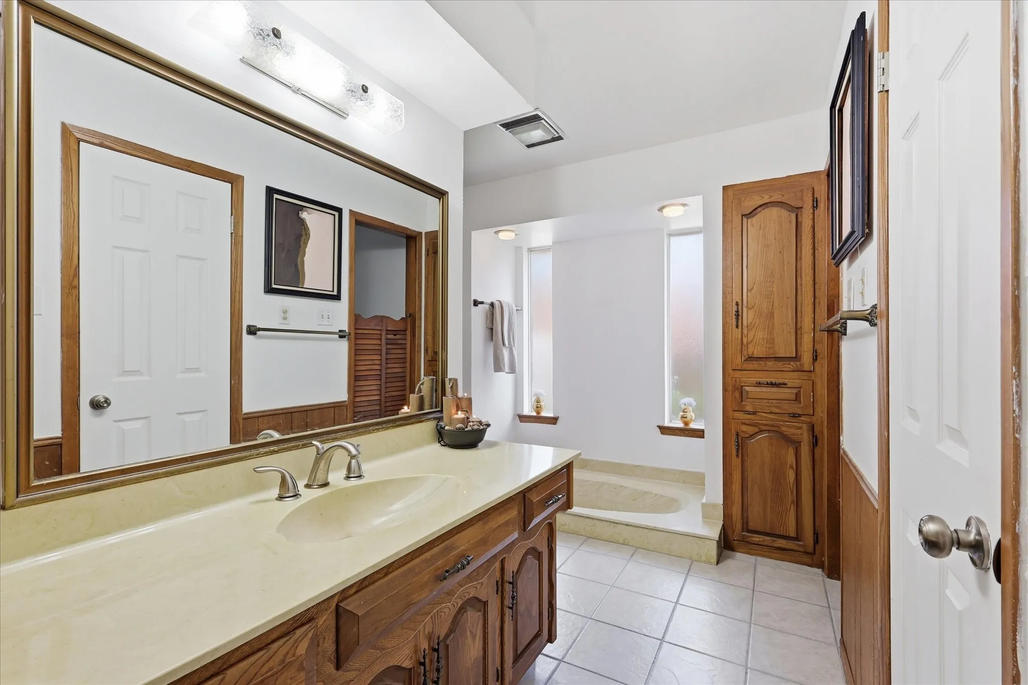 Single Family Residence For Sale in Dallas County , 1116 Spring Lake Drive, Duncanville, Texas 75137, 6 Bedroom, 4 Bathroom, 2 Garage spaces, 3,695 Sqft, built in 1976, mls#21277699, Real Estate Agent in Duncanville, Homes For Sale in Dallas county, Homes For Sale in Duncanville, Realtor in Duncanville Texas, Real Estate Brokerage Independent Realty Texas, Luminita Cordes Realtor