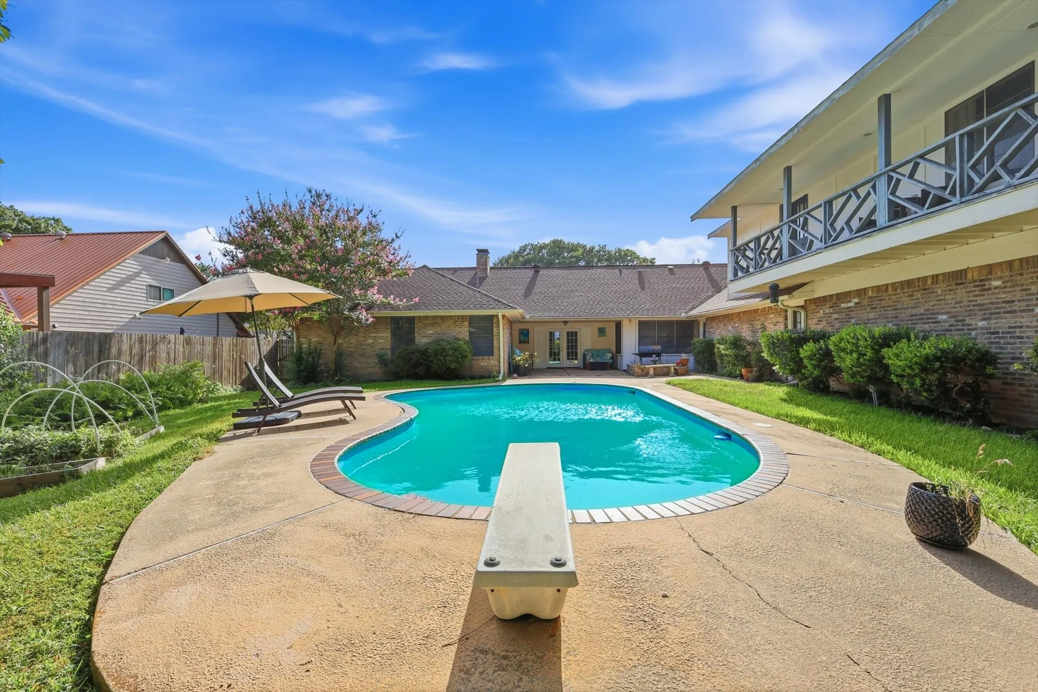 Single Family Residence For Sale in Dallas County , 1116 Spring Lake Drive, Duncanville, Texas 75137, 6 Bedroom, 4 Bathroom, 2 Garage spaces, 3,695 Sqft, built in 1976, mls#21277699, Real Estate Agent in Duncanville, Homes For Sale in Dallas county, Homes For Sale in Duncanville, Realtor in Duncanville Texas, Real Estate Brokerage Independent Realty Texas, Luminita Cordes Realtor