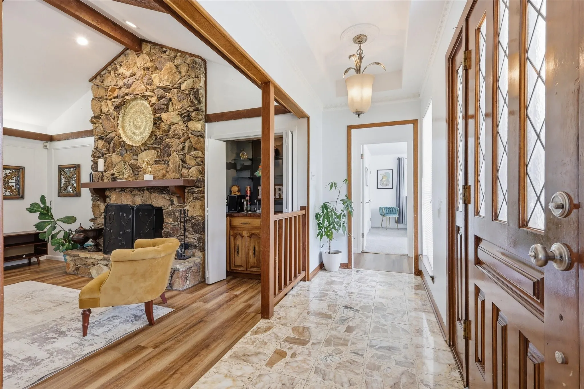 Single Family Residence For Sale in Dallas County , 1116 Spring Lake Drive, Duncanville, Texas 75137, 6 Bedroom, 4 Bathroom, 2 Garage spaces, 3,695 Sqft, built in 1976, mls#21277699, Real Estate Agent in Duncanville, Homes For Sale in Dallas county, Homes For Sale in Duncanville, Realtor in Duncanville Texas, Real Estate Brokerage Independent Realty Texas, Luminita Cordes Realtor