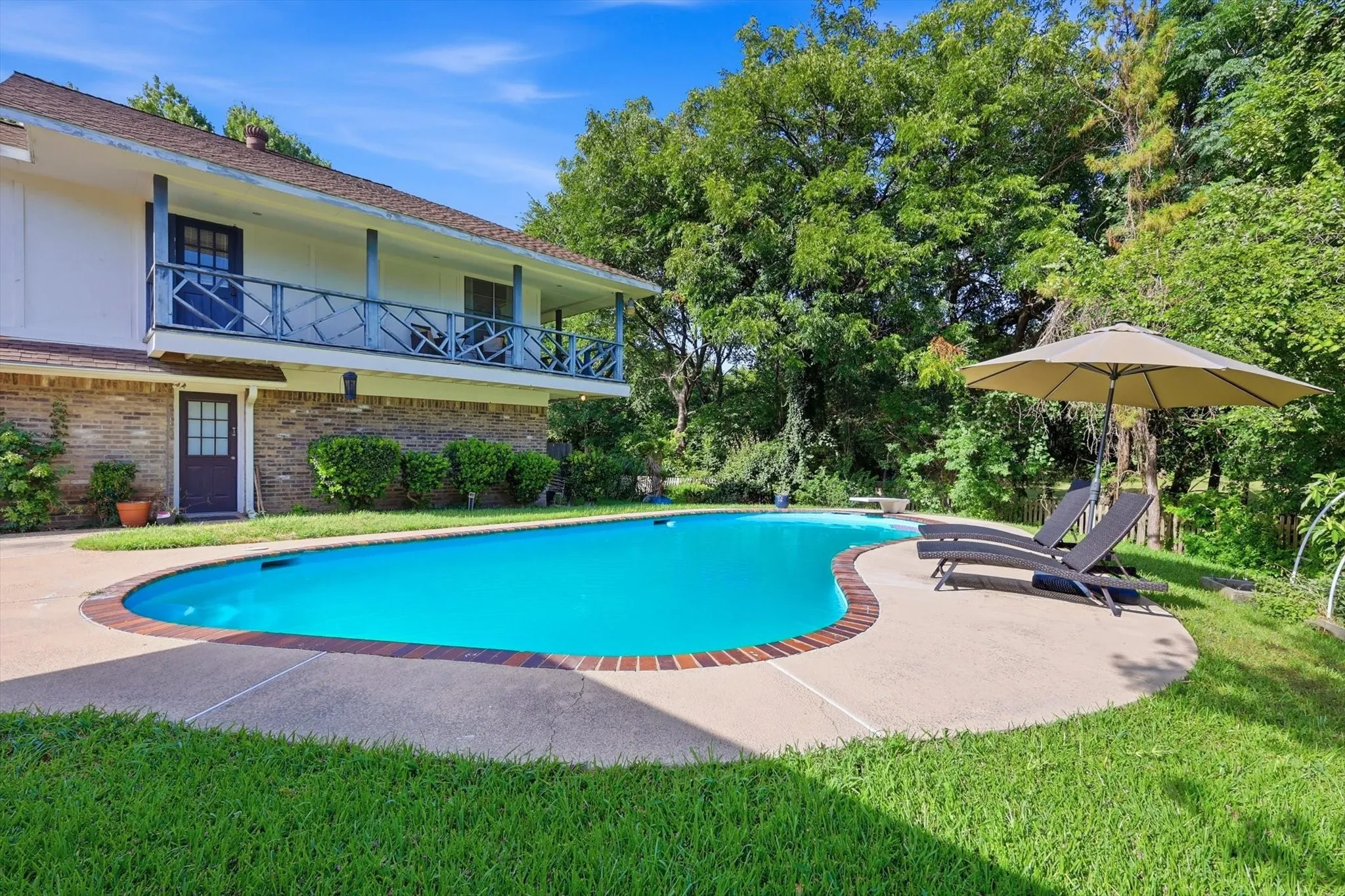 Single Family Residence For Sale in Dallas County , 1116 Spring Lake Drive, Duncanville, Texas 75137, 6 Bedroom, 4 Bathroom, 2 Garage spaces, 3,695 Sqft, built in 1976, mls#21277699, Real Estate Agent in Duncanville, Homes For Sale in Dallas county, Homes For Sale in Duncanville, Realtor in Duncanville Texas, Real Estate Brokerage Independent Realty Texas, Luminita Cordes Realtor