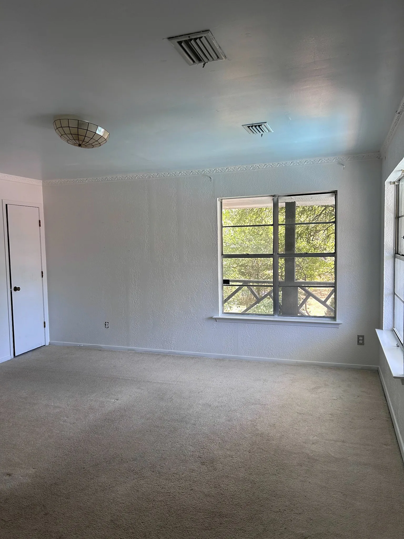Single Family Residence For Sale in Dallas County , 1116 Spring Lake Drive, Duncanville, Texas 75137, 6 Bedroom, 4 Bathroom, 2 Garage spaces, 3,695 Sqft, built in 1976, mls#21277699, Real Estate Agent in Duncanville, Homes For Sale in Dallas county, Homes For Sale in Duncanville, Realtor in Duncanville Texas, Real Estate Brokerage Independent Realty Texas, Luminita Cordes Realtor