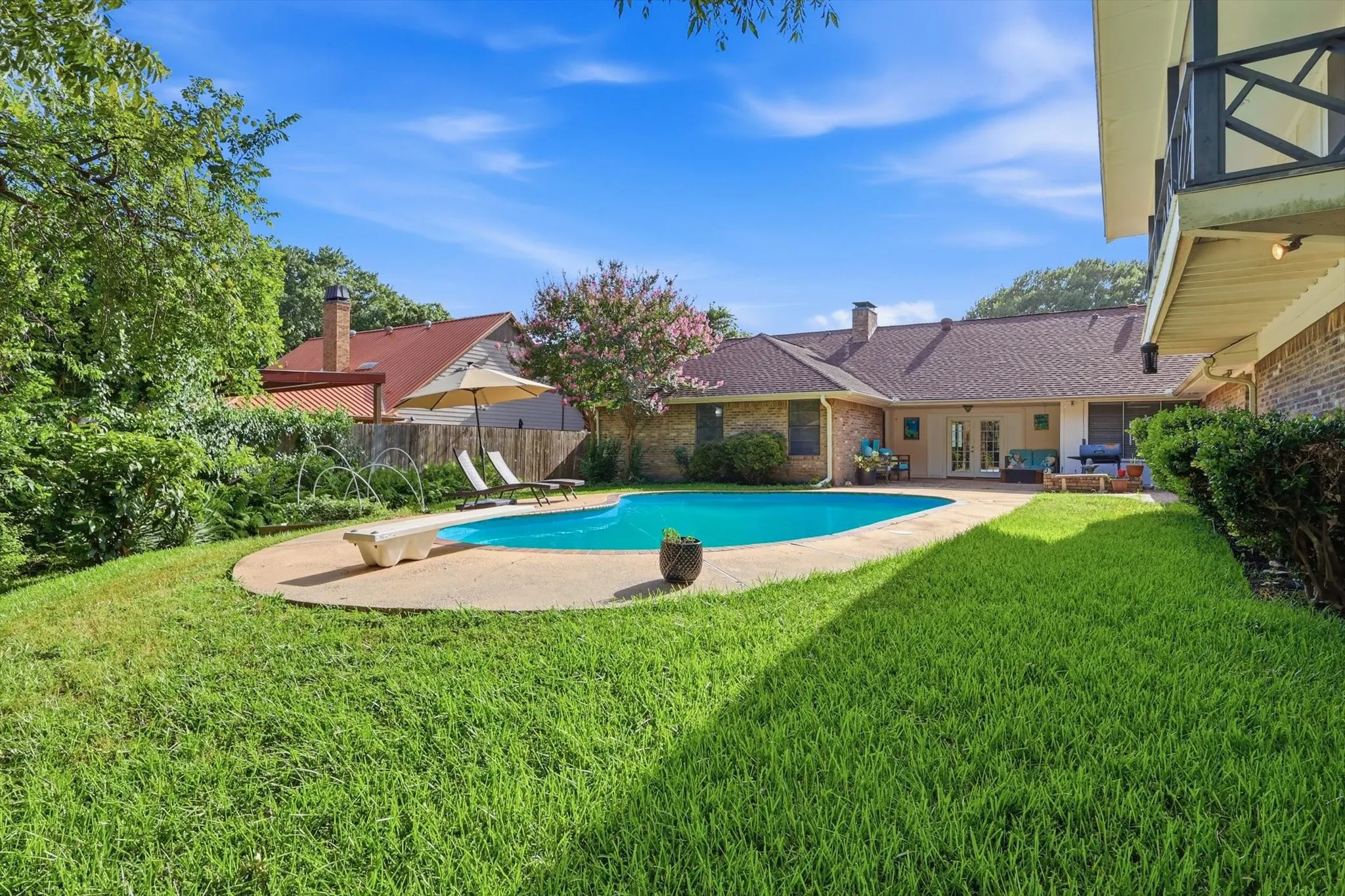 Single Family Residence For Sale in Dallas County , 1116 Spring Lake Drive, Duncanville, Texas 75137, 6 Bedroom, 4 Bathroom, 2 Garage spaces, 3,695 Sqft, built in 1976, mls#21277699, Real Estate Agent in Duncanville, Homes For Sale in Dallas county, Homes For Sale in Duncanville, Realtor in Duncanville Texas, Real Estate Brokerage Independent Realty Texas, Luminita Cordes Realtor