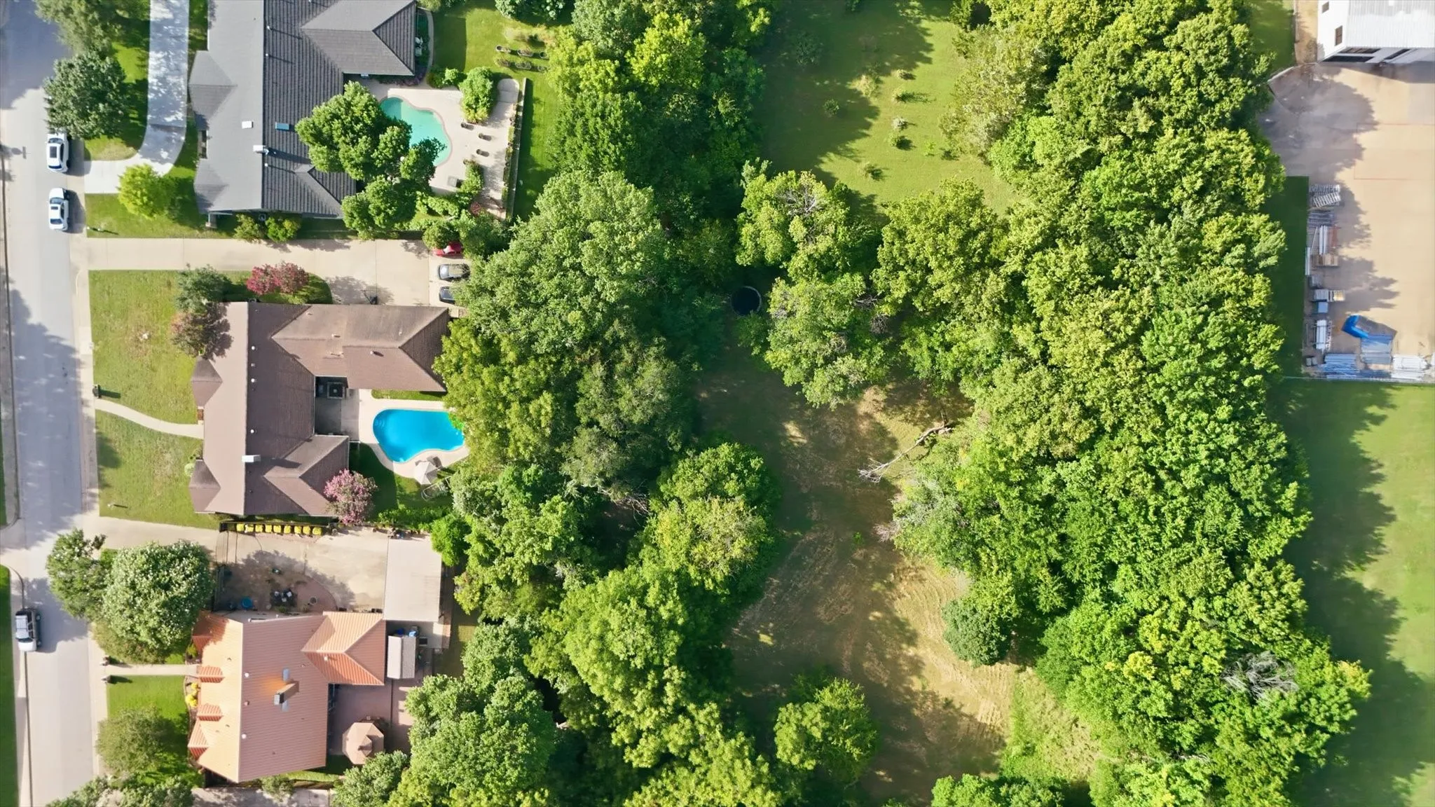 Single Family Residence For Sale in Dallas County , 1116 Spring Lake Drive, Duncanville, Texas 75137, 6 Bedroom, 4 Bathroom, 2 Garage spaces, 3,695 Sqft, built in 1976, mls#21277699, Real Estate Agent in Duncanville, Homes For Sale in Dallas county, Homes For Sale in Duncanville, Realtor in Duncanville Texas, Real Estate Brokerage Independent Realty Texas, Luminita Cordes Realtor