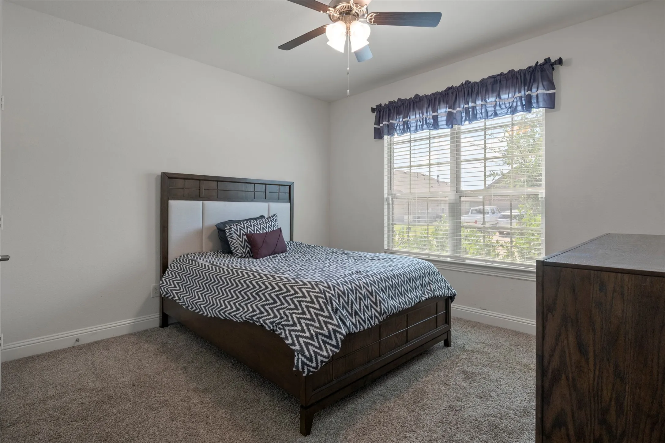 Single Family Residence For Sale in Denton County , 2816 Half Moon Road, Aubrey, Texas 76227, 4 Bedroom, 3 Bathroom, 3 Garage spaces, 3,403 Sqft, built in 2020, mls#21315878, Real Estate Agent in Aubrey, Homes For Sale in Denton county, Homes For Sale in Aubrey, Realtor in Aubrey Texas, Real Estate Brokerage Independent Realty Texas, Luminita Cordes Realtor