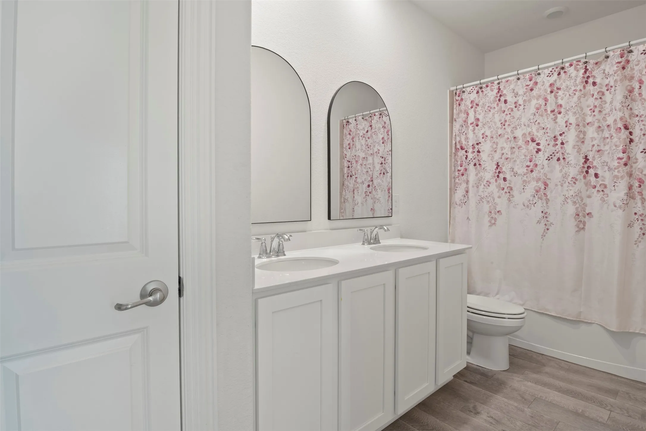 Single Family Residence For Sale in Denton County , 2816 Half Moon Road, Aubrey, Texas 76227, 4 Bedroom, 3 Bathroom, 3 Garage spaces, 3,403 Sqft, built in 2020, mls#21315878, Real Estate Agent in Aubrey, Homes For Sale in Denton county, Homes For Sale in Aubrey, Realtor in Aubrey Texas, Real Estate Brokerage Independent Realty Texas, Luminita Cordes Realtor