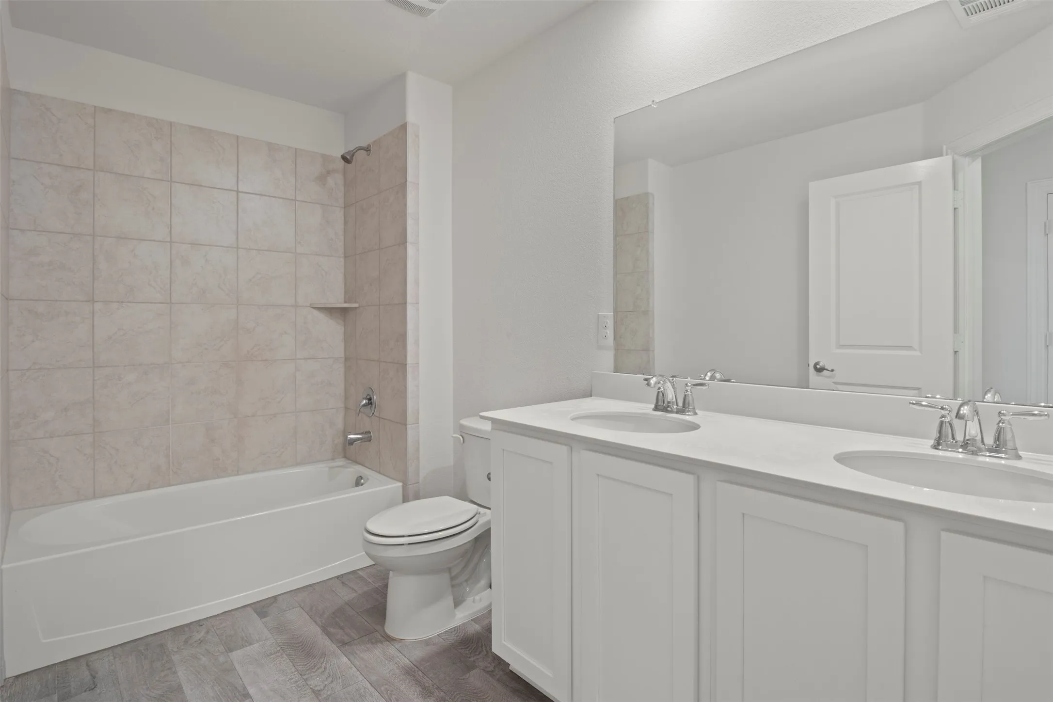 Single Family Residence For Sale in Denton County , 2816 Half Moon Road, Aubrey, Texas 76227, 4 Bedroom, 3 Bathroom, 3 Garage spaces, 3,403 Sqft, built in 2020, mls#21315878, Real Estate Agent in Aubrey, Homes For Sale in Denton county, Homes For Sale in Aubrey, Realtor in Aubrey Texas, Real Estate Brokerage Independent Realty Texas, Luminita Cordes Realtor