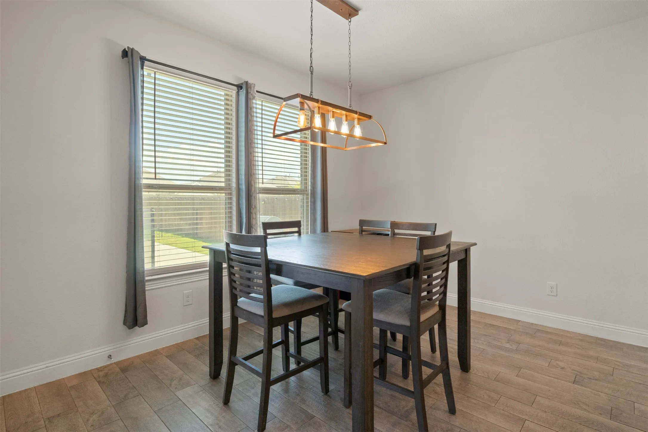 Single Family Residence For Sale in Denton County , 2816 Half Moon Road, Aubrey, Texas 76227, 4 Bedroom, 3 Bathroom, 3 Garage spaces, 3,403 Sqft, built in 2020, mls#21315878, Real Estate Agent in Aubrey, Homes For Sale in Denton county, Homes For Sale in Aubrey, Realtor in Aubrey Texas, Real Estate Brokerage Independent Realty Texas, Luminita Cordes Realtor