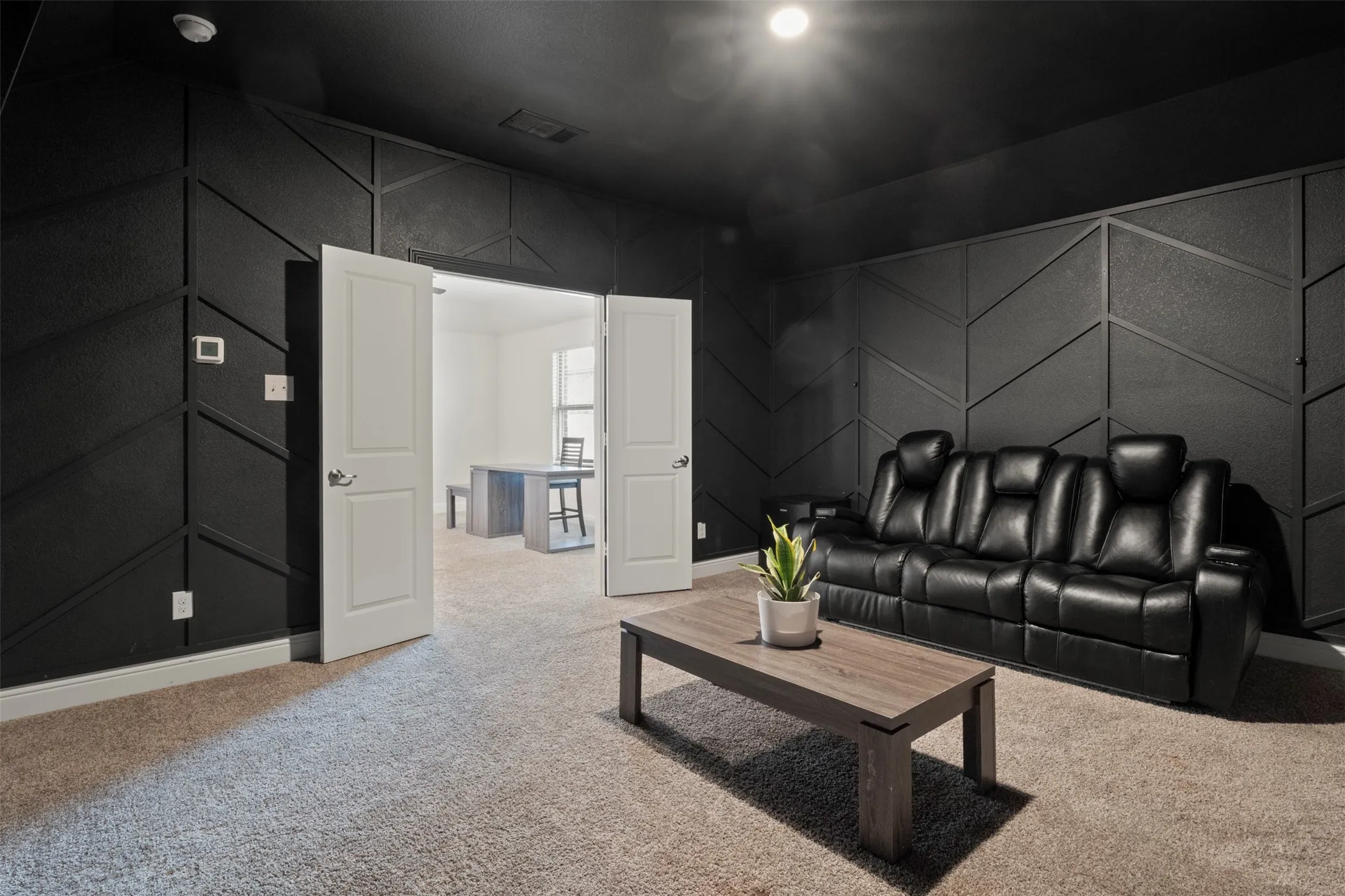 Single Family Residence For Sale in Denton County , 2816 Half Moon Road, Aubrey, Texas 76227, 4 Bedroom, 3 Bathroom, 3 Garage spaces, 3,403 Sqft, built in 2020, mls#21315878, Real Estate Agent in Aubrey, Homes For Sale in Denton county, Homes For Sale in Aubrey, Realtor in Aubrey Texas, Real Estate Brokerage Independent Realty Texas, Luminita Cordes Realtor
