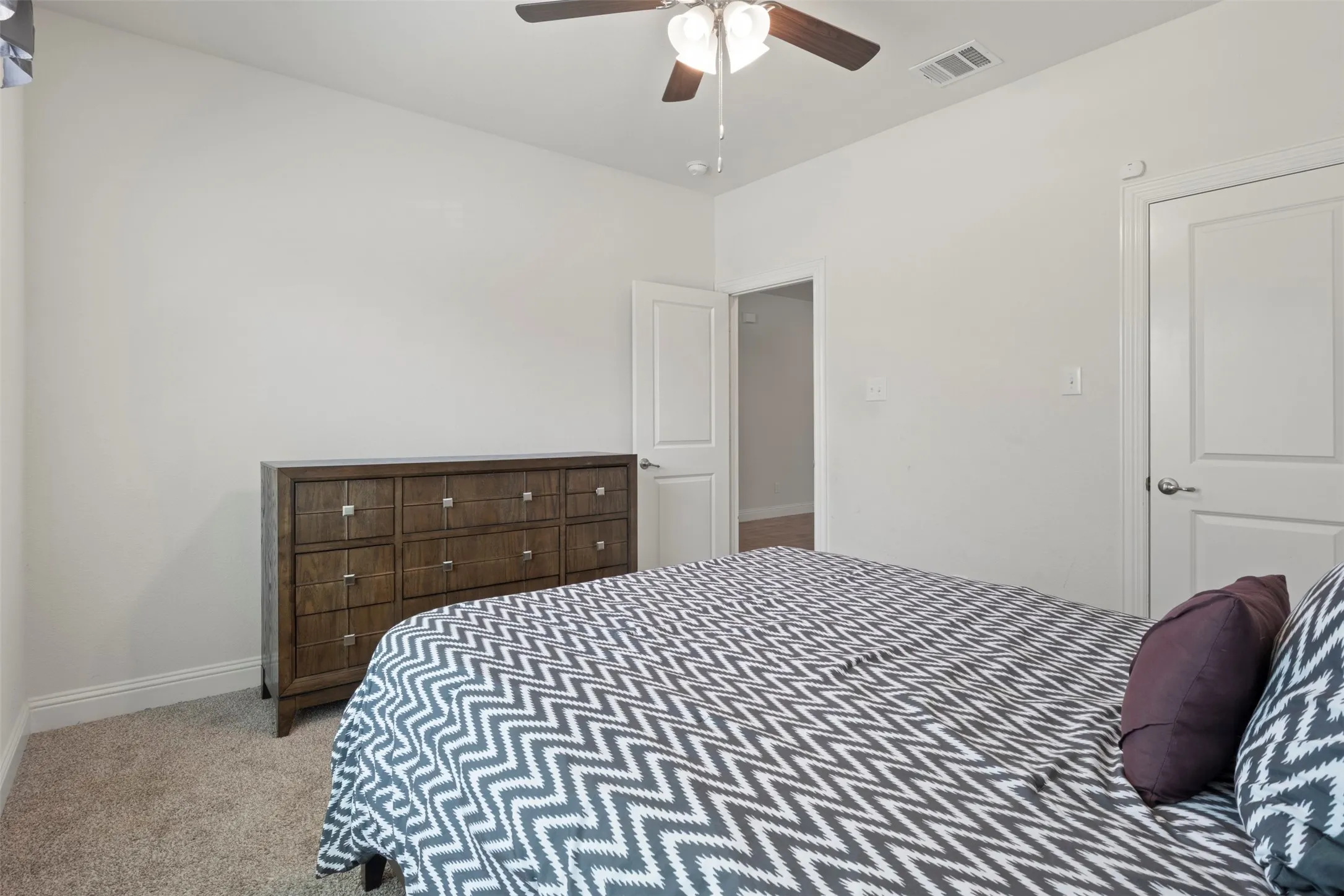 Single Family Residence For Sale in Denton County , 2816 Half Moon Road, Aubrey, Texas 76227, 4 Bedroom, 3 Bathroom, 3 Garage spaces, 3,403 Sqft, built in 2020, mls#21315878, Real Estate Agent in Aubrey, Homes For Sale in Denton county, Homes For Sale in Aubrey, Realtor in Aubrey Texas, Real Estate Brokerage Independent Realty Texas, Luminita Cordes Realtor