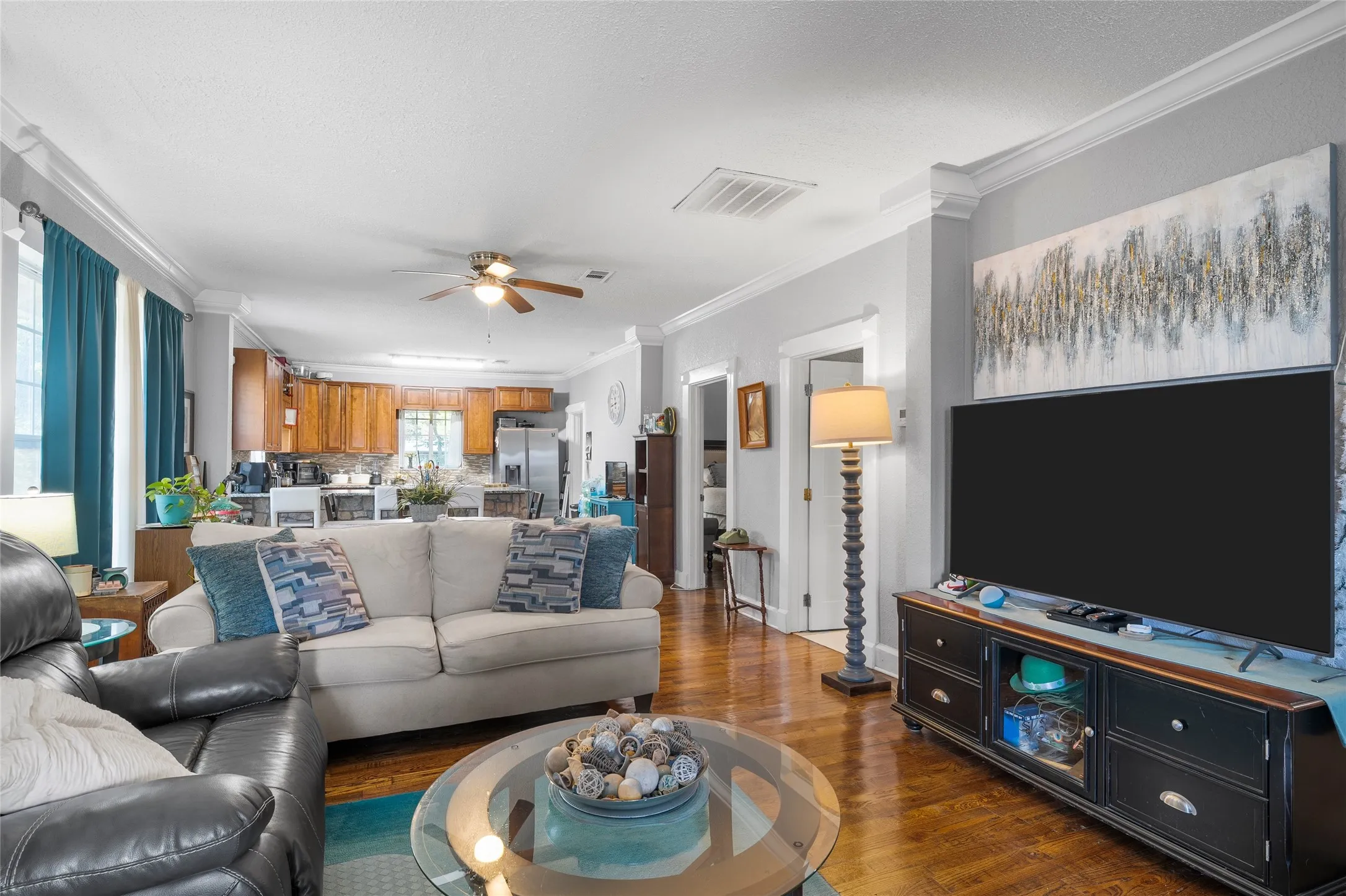 Single Family Residence For Sale in Mc Lennan County , 2700 Cole Avenue, Waco, Texas 76707, 2 Bedroom, 2 Bathroom, Garage spaces, 1,247 Sqft, built in 1921, Price $189,000, mls#21322606, Real Estate Agent in Waco, Homes For Sale in Mc Lennan county, Homes For Sale in Waco, Realtor in Waco Texas, Real Estate Brokerage Independent Realty Texas, Luminita Cordes Realtor