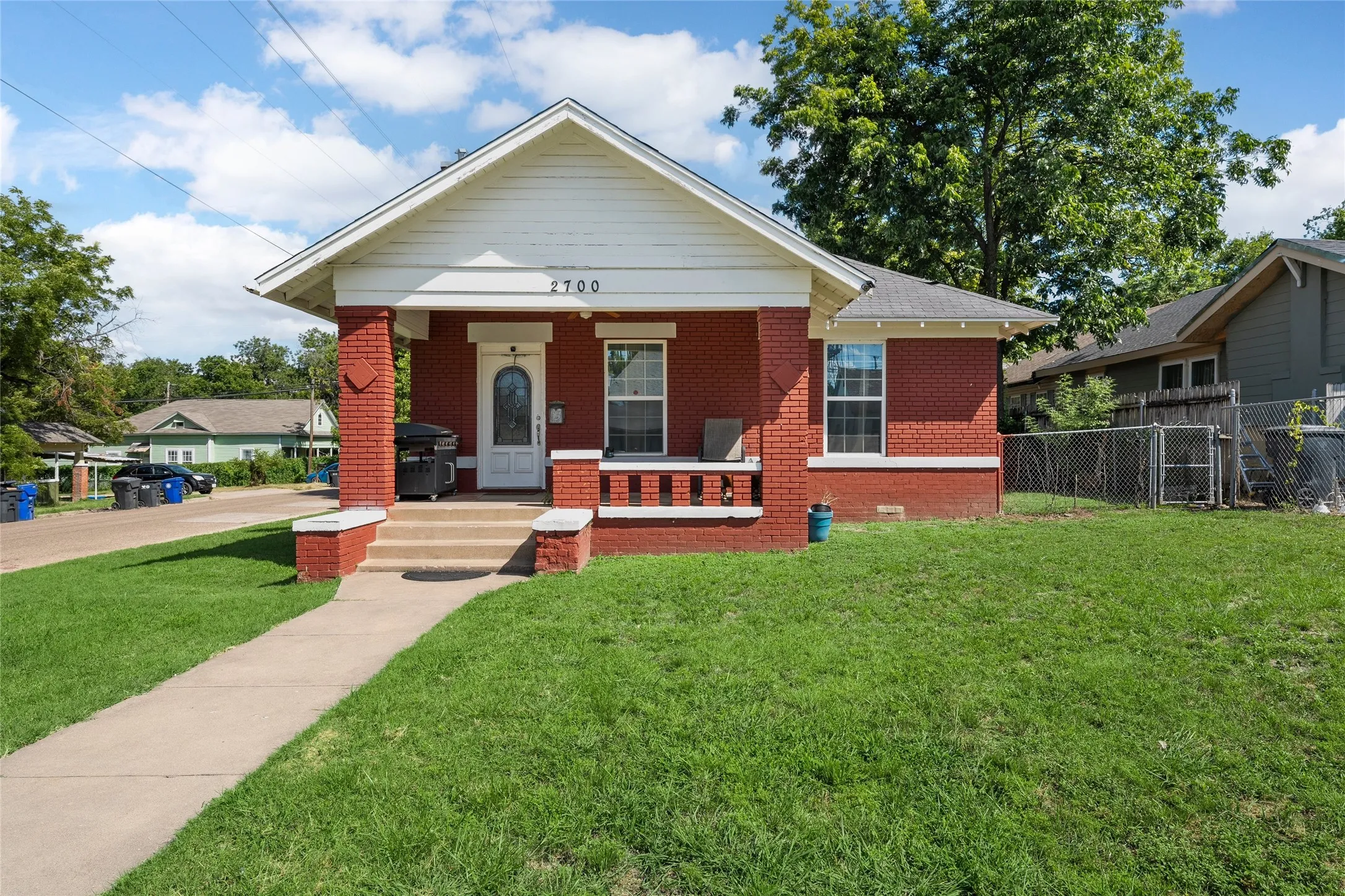 Single Family Residence For Sale in Mc Lennan County , 2700 Cole Avenue, Waco, Texas 76707, 2 Bedroom, 2 Bathroom, Garage spaces, 1,247 Sqft, built in 1921, Price $189,000, mls#21322606, Real Estate Agent in Waco, Homes For Sale in Mc Lennan county, Homes For Sale in Waco, Realtor in Waco Texas, Real Estate Brokerage Independent Realty Texas, Luminita Cordes Realtor