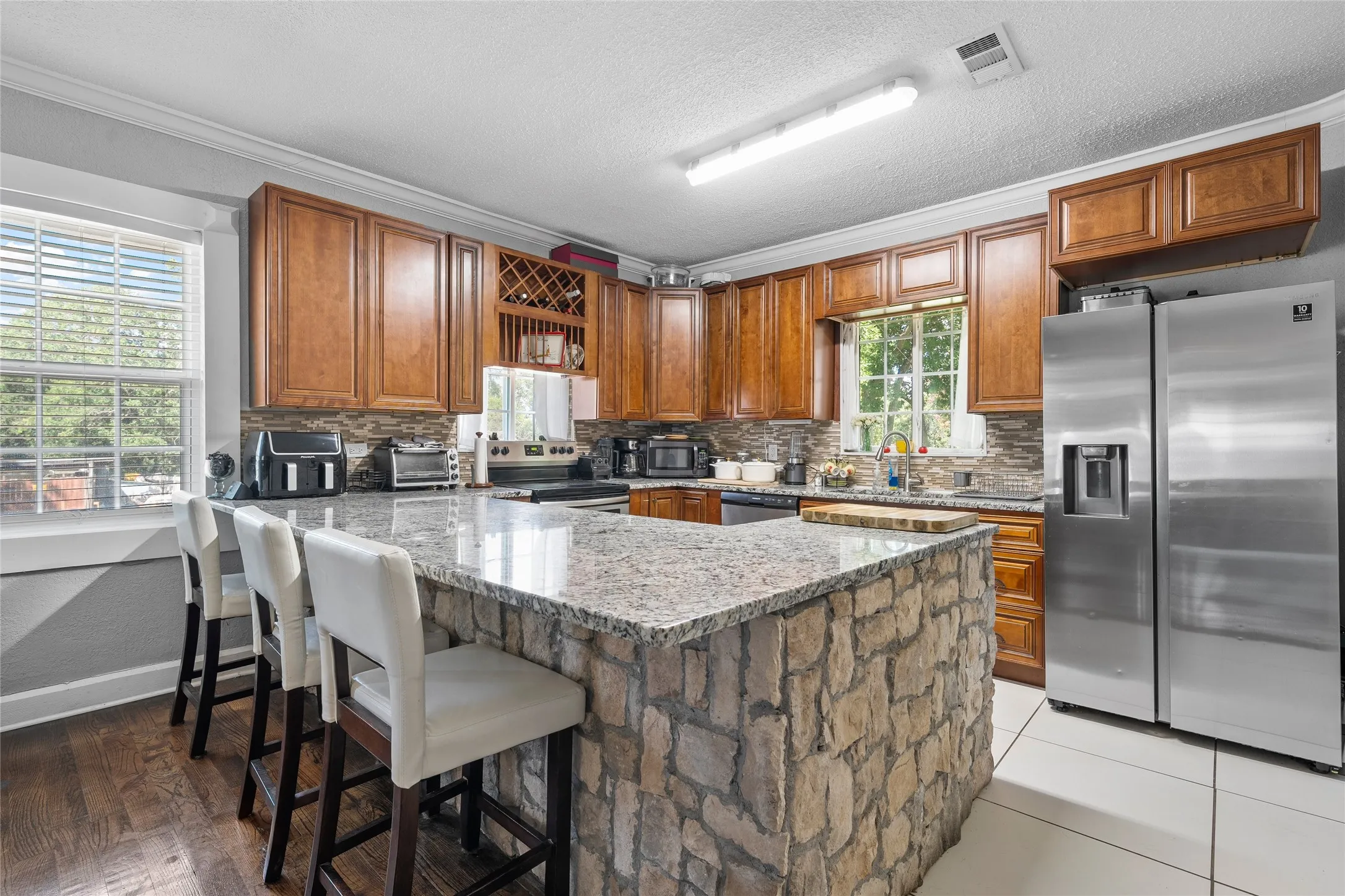 Single Family Residence For Sale in Mc Lennan County , 2700 Cole Avenue, Waco, Texas 76707, 2 Bedroom, 2 Bathroom, Garage spaces, 1,247 Sqft, built in 1921, Price $189,000, mls#21322606, Real Estate Agent in Waco, Homes For Sale in Mc Lennan county, Homes For Sale in Waco, Realtor in Waco Texas, Real Estate Brokerage Independent Realty Texas, Luminita Cordes Realtor