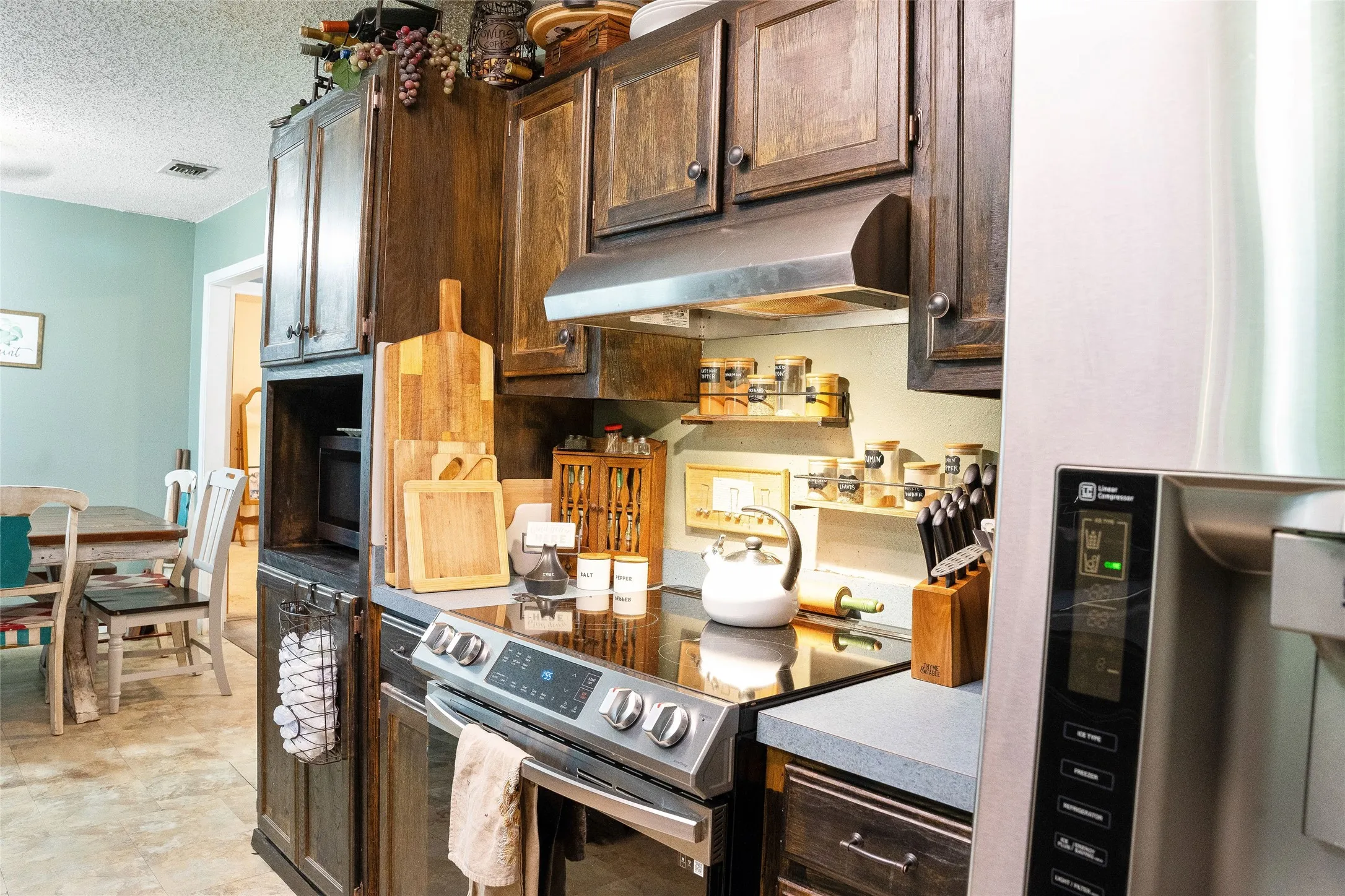 Single Family Residence For Sale in Hopkins County , 15197 Farm Road 71 E, Sulphur Bluff, Texas 75481, 3 Bedroom, 2 Bathroom, Garage spaces, 1,404 Sqft, built in 1996, Price $349,000, mls#21322569, Real Estate Agent in Sulphur Bluff, Homes For Sale in Hopkins county, Homes For Sale in Sulphur Bluff, Realtor in Sulphur Bluff Texas, Real Estate Brokerage Independent Realty Texas, Luminita Cordes Realtor