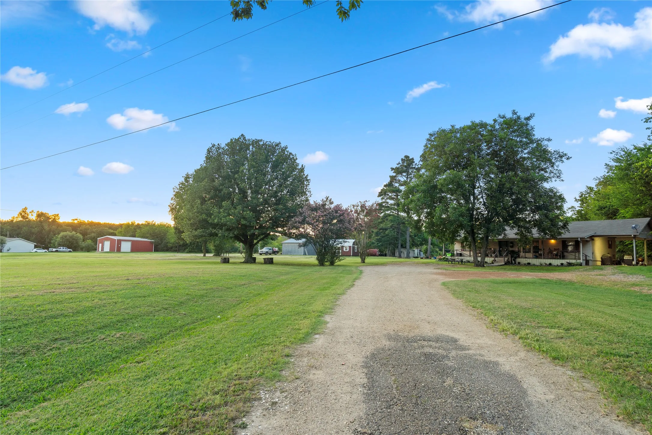 Single Family Residence For Sale in Hopkins County , 15197 Farm Road 71 E, Sulphur Bluff, Texas 75481, 3 Bedroom, 2 Bathroom, Garage spaces, 1,404 Sqft, built in 1996, Price $349,000, mls#21322569, Real Estate Agent in Sulphur Bluff, Homes For Sale in Hopkins county, Homes For Sale in Sulphur Bluff, Realtor in Sulphur Bluff Texas, Real Estate Brokerage Independent Realty Texas, Luminita Cordes Realtor