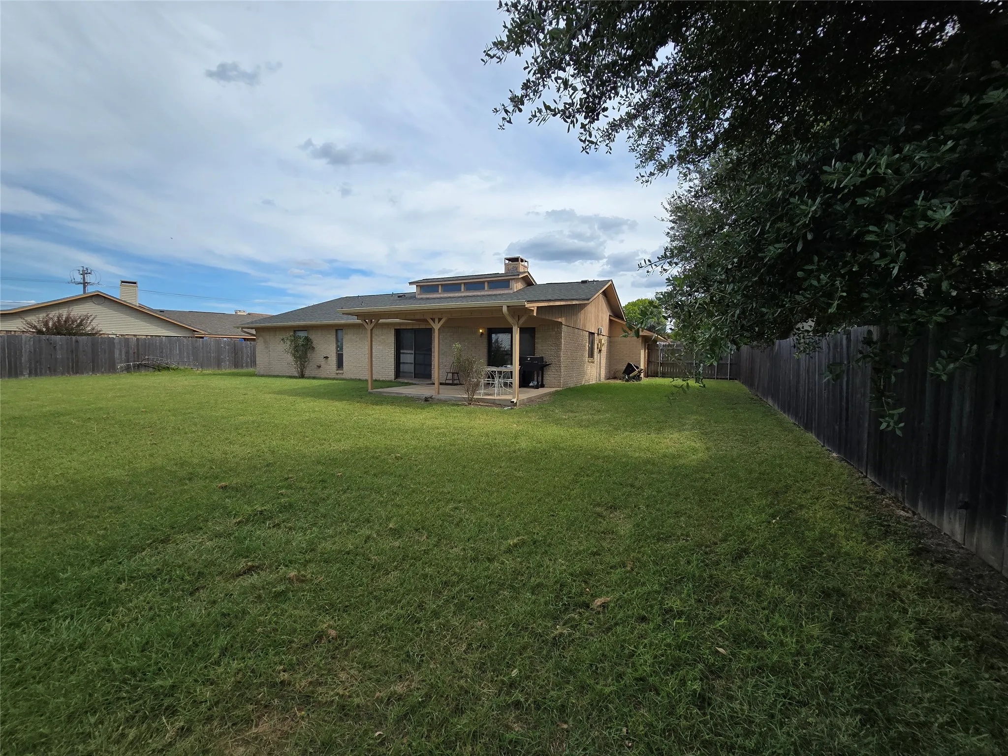 Single Family Residence For Sale in Bell County , 903 Moss Circle, Killeen, Texas 76542, 3 Bedroom, 2 Bathroom, 2 Garage spaces, 1,797 Sqft, built in 1979, mls#21321797, Real Estate Agent in Killeen, Homes For Sale in Bell county, Homes For Sale in Killeen, Realtor in Killeen Texas, Real Estate Brokerage Independent Realty Texas, Luminita Cordes Realtor