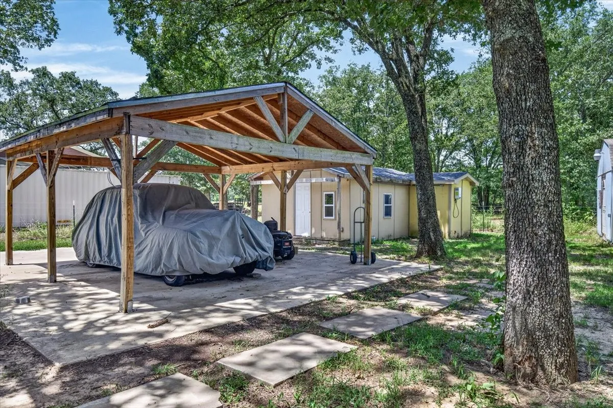 Single Family Residence For Sale in Henderson County , 12281 County Road 2149, Kemp, Texas 75143, 4 Bedroom, 3 Bathroom, Garage spaces, 2,760 Sqft, built in 2003, mls#21322671, Real Estate Agent in Kemp, Homes For Sale in Henderson county, Homes For Sale in Kemp, Realtor in Kemp Texas, Real Estate Brokerage Independent Realty Texas, Luminita Cordes Realtor