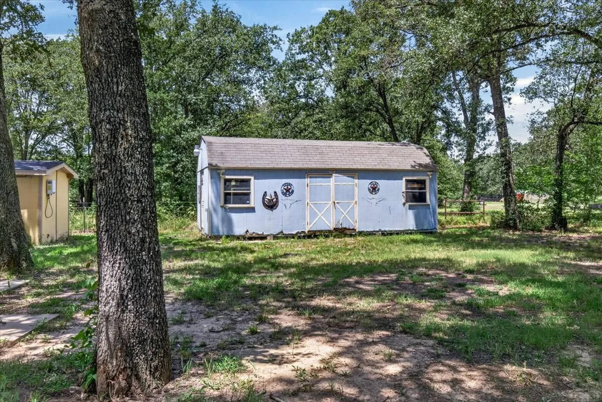 Single Family Residence For Sale in Henderson County , 12281 County Road 2149, Kemp, Texas 75143, 4 Bedroom, 3 Bathroom, Garage spaces, 2,760 Sqft, built in 2003, mls#21322671, Real Estate Agent in Kemp, Homes For Sale in Henderson county, Homes For Sale in Kemp, Realtor in Kemp Texas, Real Estate Brokerage Independent Realty Texas, Luminita Cordes Realtor