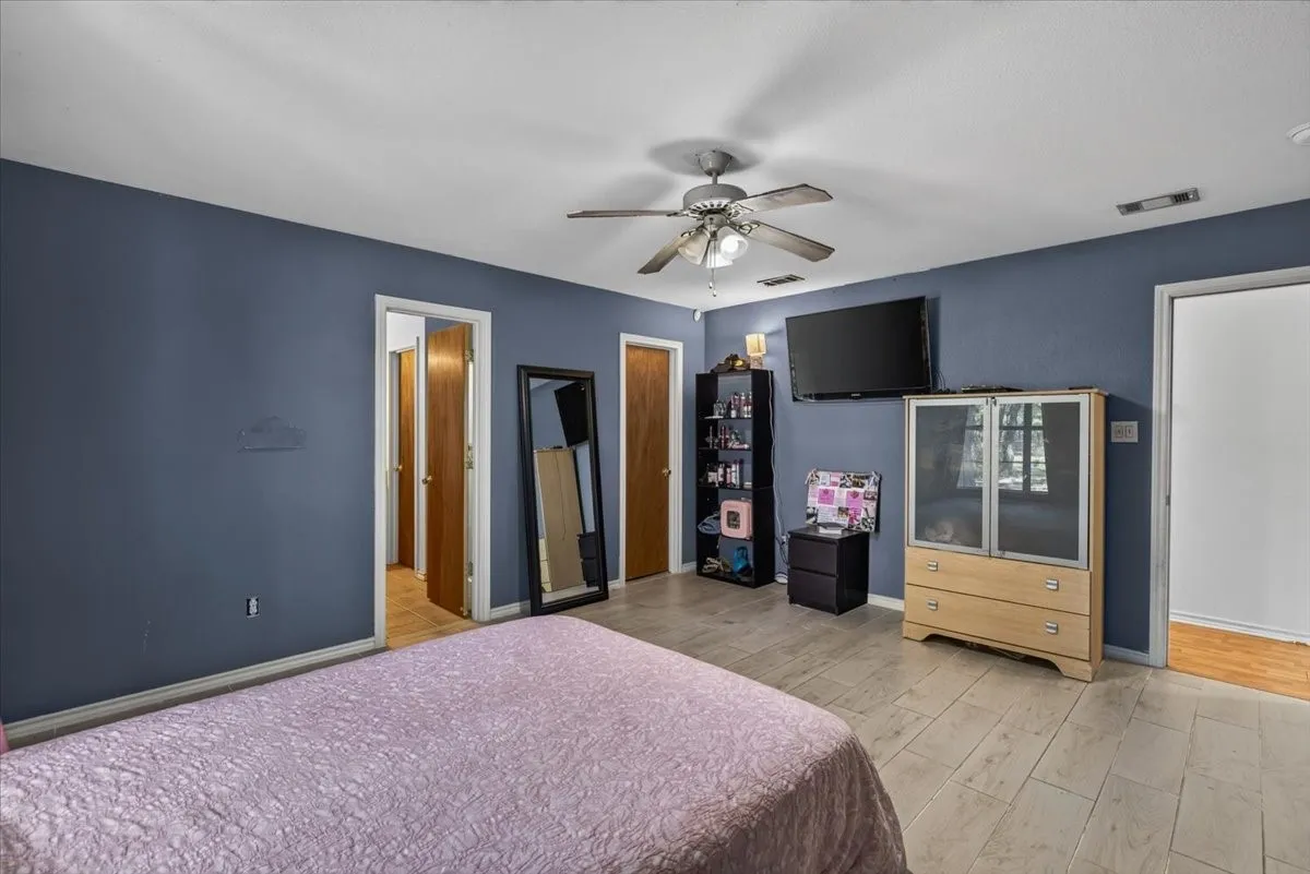 Single Family Residence For Sale in Henderson County , 12281 County Road 2149, Kemp, Texas 75143, 4 Bedroom, 3 Bathroom, Garage spaces, 2,760 Sqft, built in 2003, mls#21322671, Real Estate Agent in Kemp, Homes For Sale in Henderson county, Homes For Sale in Kemp, Realtor in Kemp Texas, Real Estate Brokerage Independent Realty Texas, Luminita Cordes Realtor