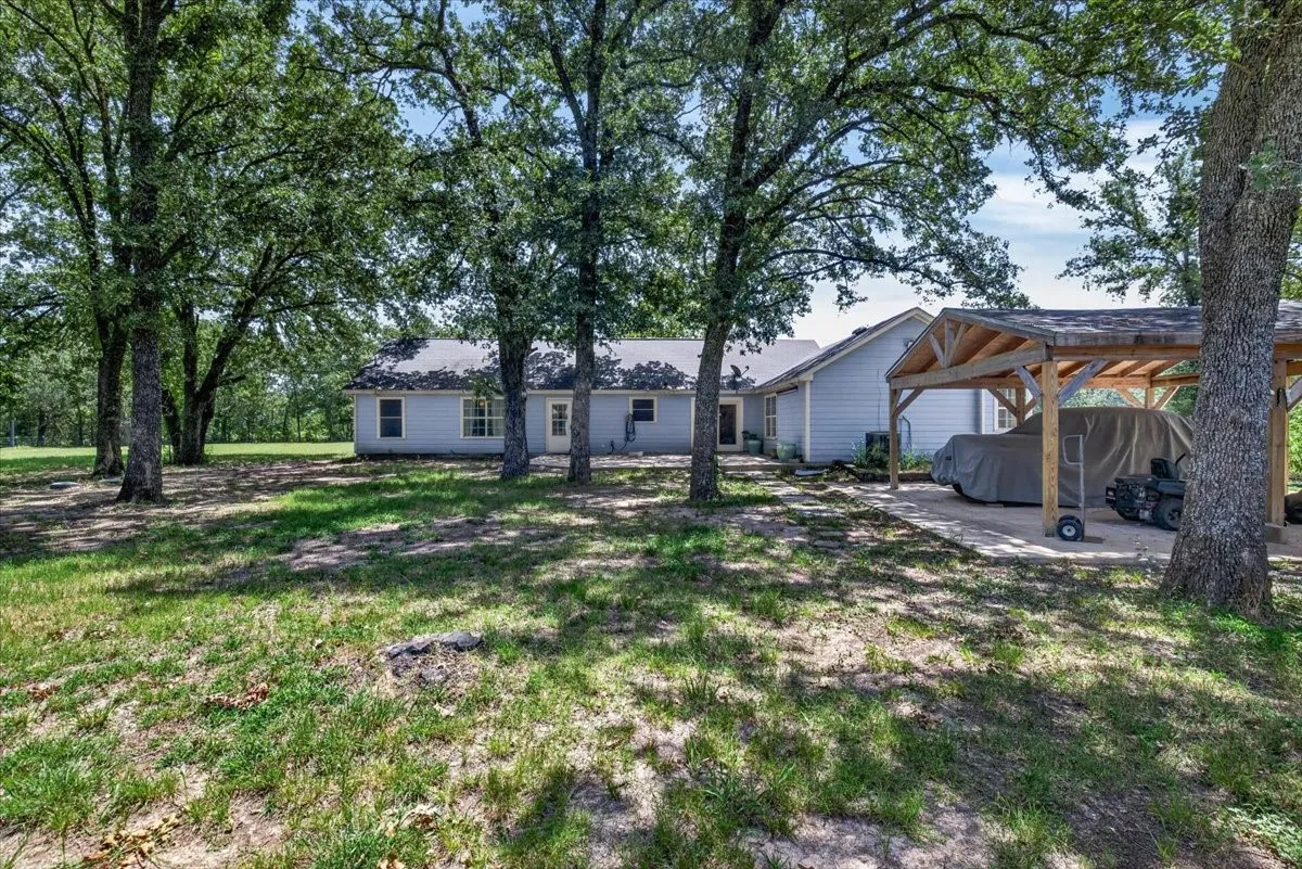 Single Family Residence For Sale in Henderson County , 12281 County Road 2149, Kemp, Texas 75143, 4 Bedroom, 3 Bathroom, Garage spaces, 2,760 Sqft, built in 2003, mls#21322671, Real Estate Agent in Kemp, Homes For Sale in Henderson county, Homes For Sale in Kemp, Realtor in Kemp Texas, Real Estate Brokerage Independent Realty Texas, Luminita Cordes Realtor