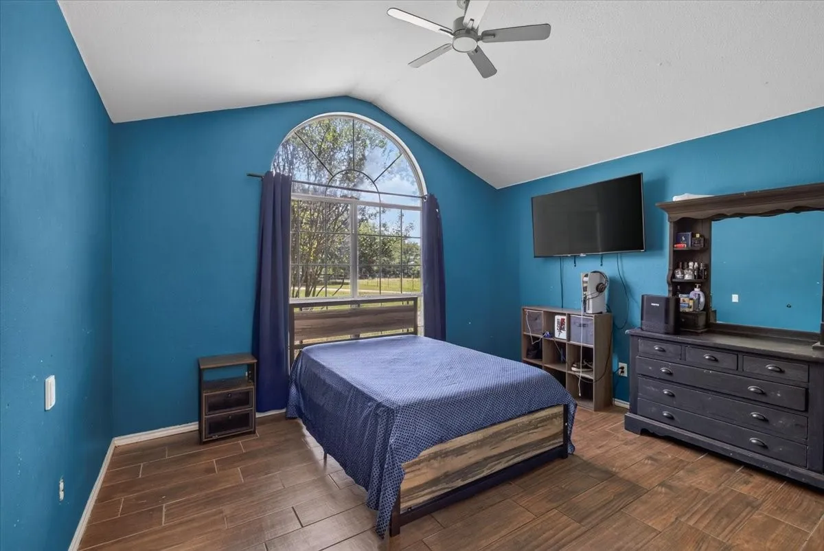 Single Family Residence For Sale in Henderson County , 12281 County Road 2149, Kemp, Texas 75143, 4 Bedroom, 3 Bathroom, Garage spaces, 2,760 Sqft, built in 2003, mls#21322671, Real Estate Agent in Kemp, Homes For Sale in Henderson county, Homes For Sale in Kemp, Realtor in Kemp Texas, Real Estate Brokerage Independent Realty Texas, Luminita Cordes Realtor