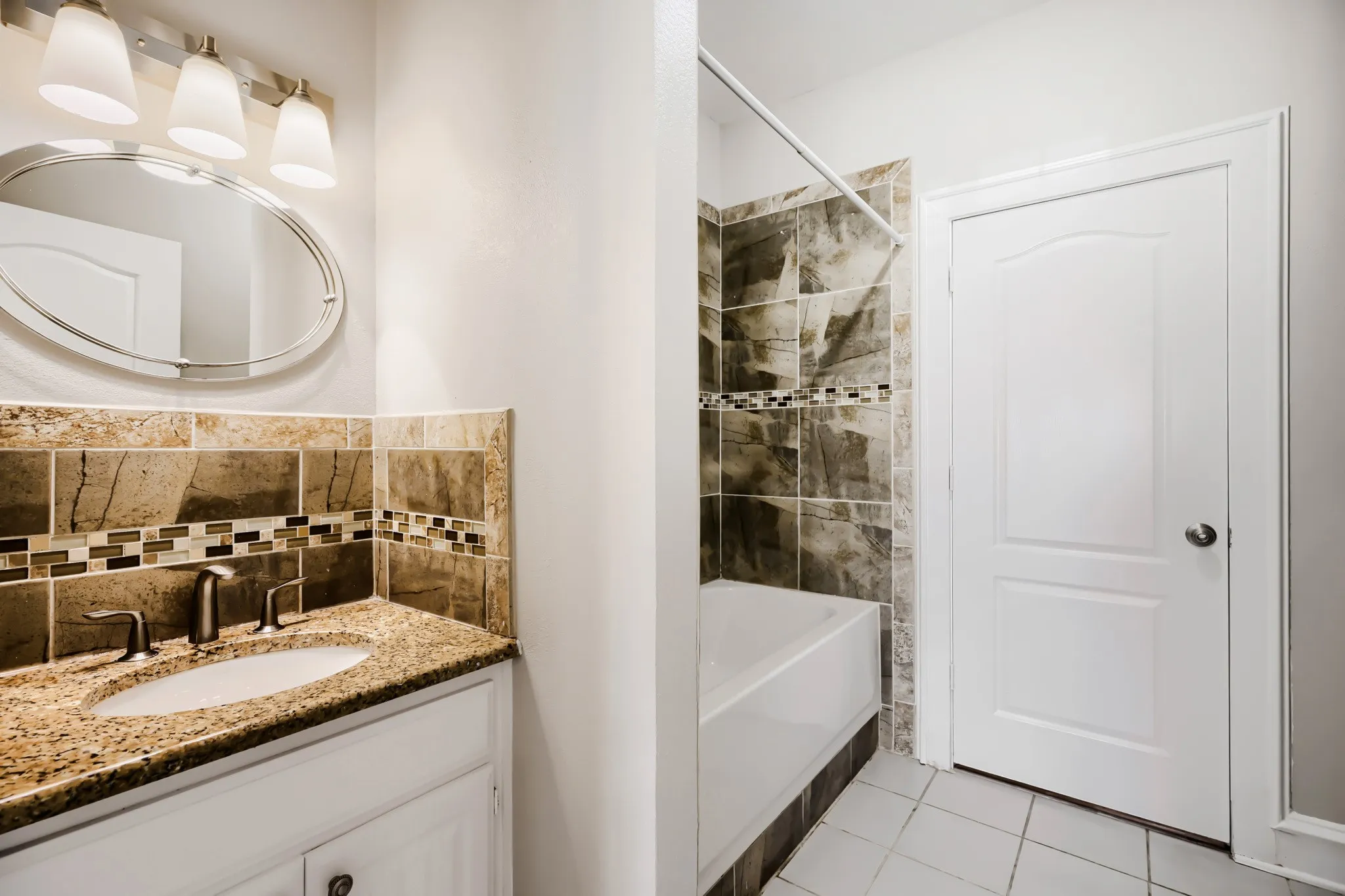 Single Family Residence For Sale in Rockwall County , 3150 Bourbon Street Circle, Rockwall, Texas 75032, 3 Bedroom, 3 Bathroom, 2 Garage spaces, 2,146 Sqft, built in 1990, mls#21207277, Real Estate Agent in Rockwall, Homes For Sale in Rockwall county, Homes For Sale in Rockwall, Realtor in Rockwall Texas, Real Estate Brokerage Independent Realty Texas, Luminita Cordes Realtor