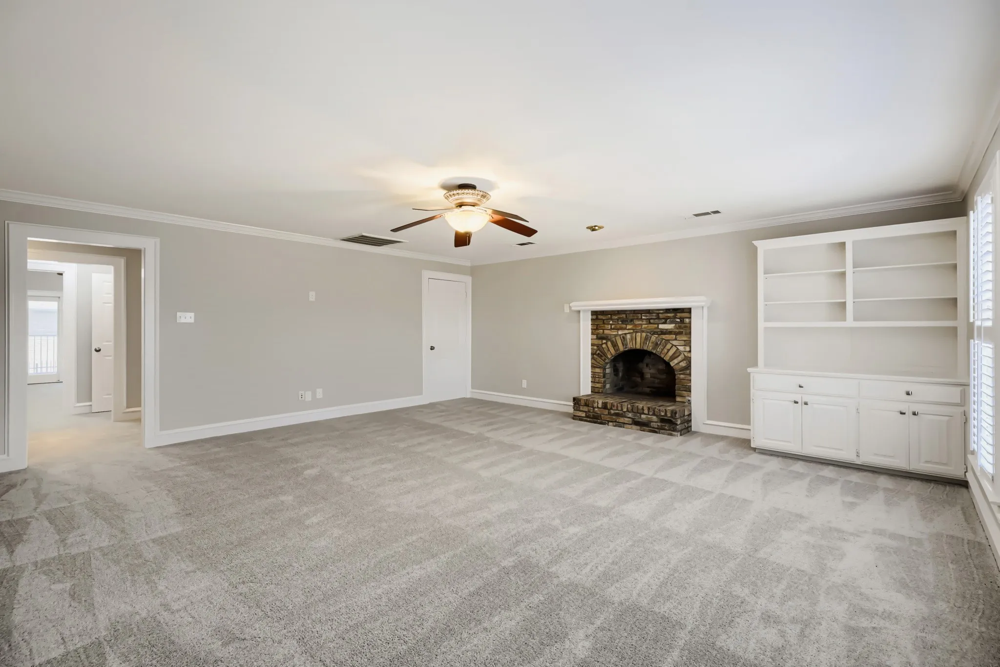 Single Family Residence For Sale in Rockwall County , 3150 Bourbon Street Circle, Rockwall, Texas 75032, 3 Bedroom, 3 Bathroom, 2 Garage spaces, 2,146 Sqft, built in 1990, mls#21207277, Real Estate Agent in Rockwall, Homes For Sale in Rockwall county, Homes For Sale in Rockwall, Realtor in Rockwall Texas, Real Estate Brokerage Independent Realty Texas, Luminita Cordes Realtor