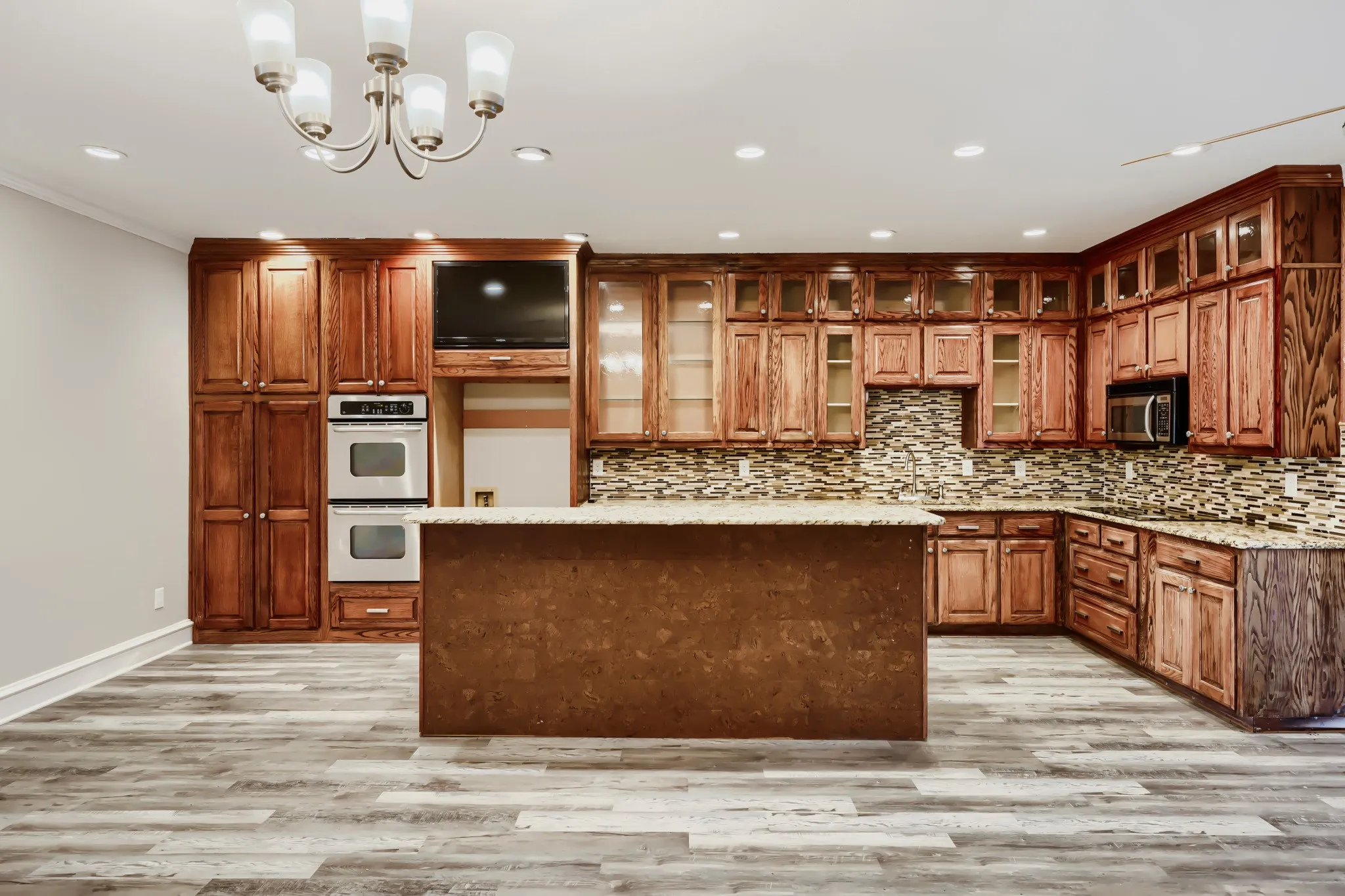 Single Family Residence For Sale in Rockwall County , 3150 Bourbon Street Circle, Rockwall, Texas 75032, 3 Bedroom, 3 Bathroom, 2 Garage spaces, 2,146 Sqft, built in 1990, mls#21207277, Real Estate Agent in Rockwall, Homes For Sale in Rockwall county, Homes For Sale in Rockwall, Realtor in Rockwall Texas, Real Estate Brokerage Independent Realty Texas, Luminita Cordes Realtor