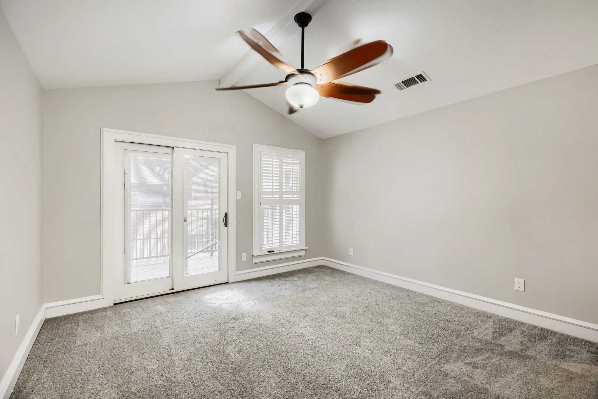 Single Family Residence For Sale in Rockwall County , 3150 Bourbon Street Circle, Rockwall, Texas 75032, 3 Bedroom, 3 Bathroom, 2 Garage spaces, 2,146 Sqft, built in 1990, mls#21207277, Real Estate Agent in Rockwall, Homes For Sale in Rockwall county, Homes For Sale in Rockwall, Realtor in Rockwall Texas, Real Estate Brokerage Independent Realty Texas, Luminita Cordes Realtor