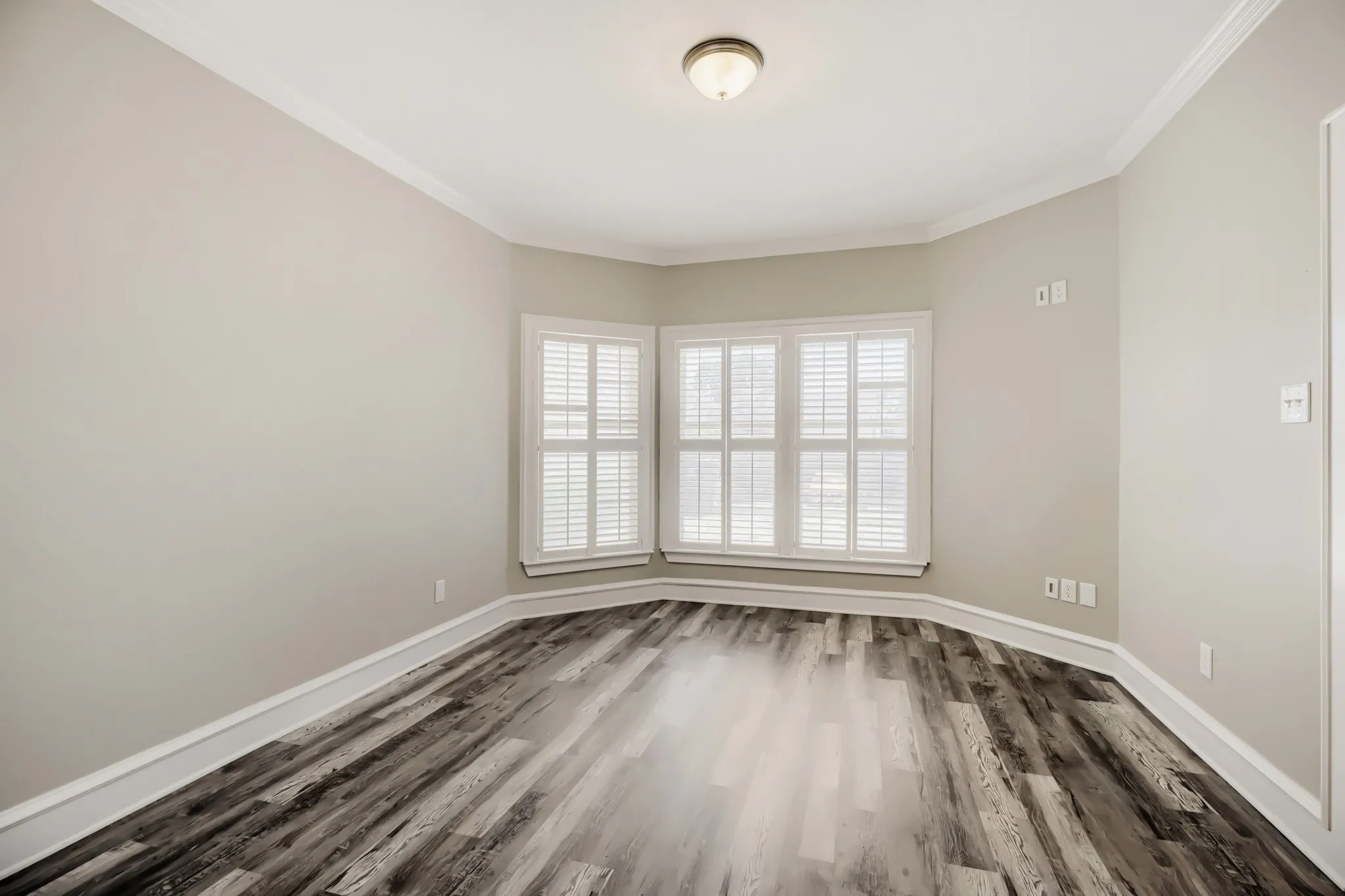 Single Family Residence For Sale in Rockwall County , 3150 Bourbon Street Circle, Rockwall, Texas 75032, 3 Bedroom, 3 Bathroom, 2 Garage spaces, 2,146 Sqft, built in 1990, mls#21207277, Real Estate Agent in Rockwall, Homes For Sale in Rockwall county, Homes For Sale in Rockwall, Realtor in Rockwall Texas, Real Estate Brokerage Independent Realty Texas, Luminita Cordes Realtor