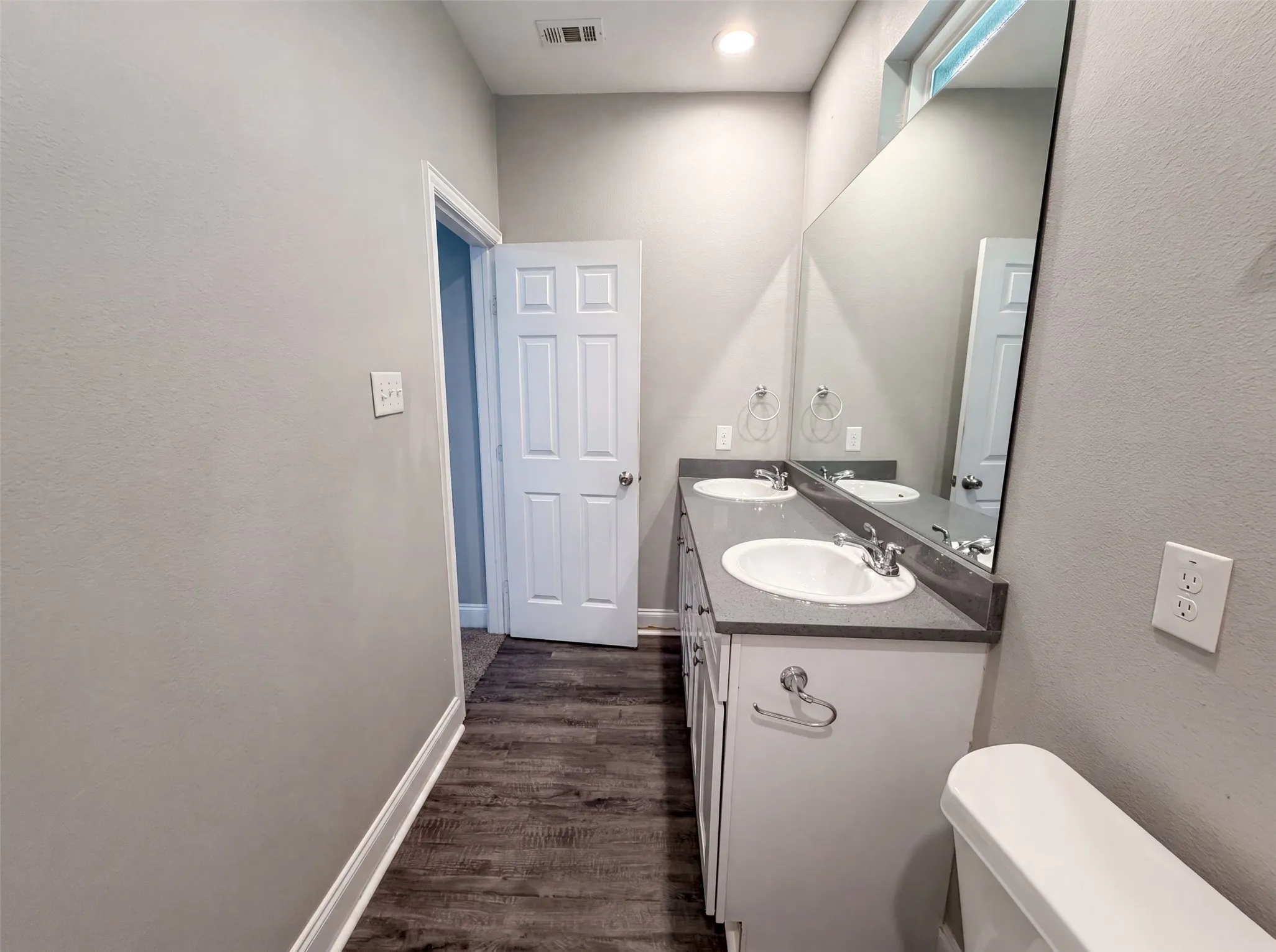 Single Family Residence For Sale in Ellis County , 101 Griffin Street, Waxahachie, Texas 75165, 3 Bedroom, 2 Bathroom, Garage spaces, 1,464 Sqft, built in 2019, mls#21322683, Real Estate Agent in Waxahachie, Homes For Sale in Ellis county, Homes For Sale in Waxahachie, Realtor in Waxahachie Texas, Real Estate Brokerage Independent Realty Texas, Luminita Cordes Realtor