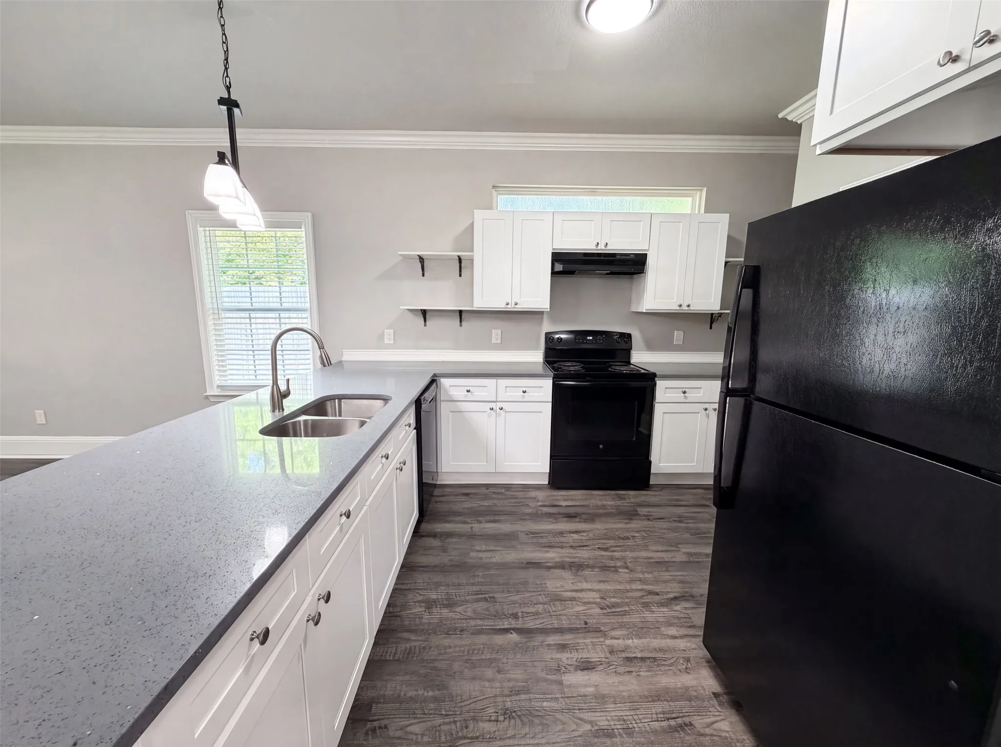 Single Family Residence For Sale in Ellis County , 101 Griffin Street, Waxahachie, Texas 75165, 3 Bedroom, 2 Bathroom, Garage spaces, 1,464 Sqft, built in 2019, mls#21322683, Real Estate Agent in Waxahachie, Homes For Sale in Ellis county, Homes For Sale in Waxahachie, Realtor in Waxahachie Texas, Real Estate Brokerage Independent Realty Texas, Luminita Cordes Realtor
