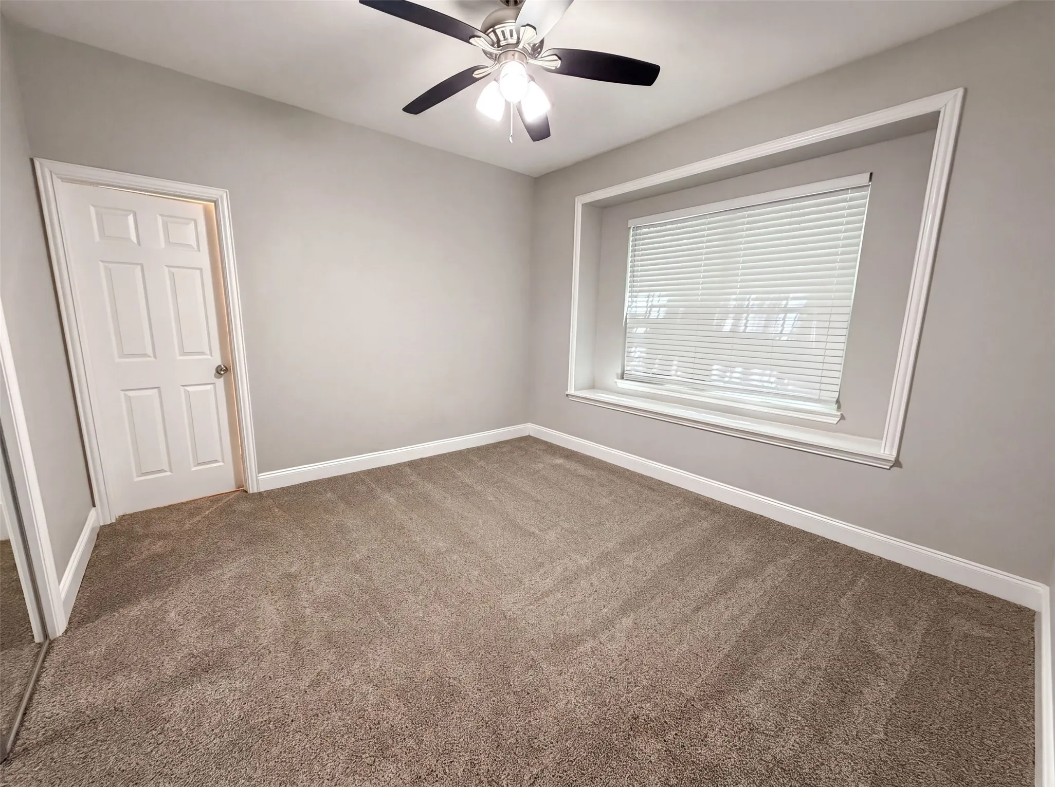 Single Family Residence For Sale in Ellis County , 101 Griffin Street, Waxahachie, Texas 75165, 3 Bedroom, 2 Bathroom, Garage spaces, 1,464 Sqft, built in 2019, mls#21322683, Real Estate Agent in Waxahachie, Homes For Sale in Ellis county, Homes For Sale in Waxahachie, Realtor in Waxahachie Texas, Real Estate Brokerage Independent Realty Texas, Luminita Cordes Realtor