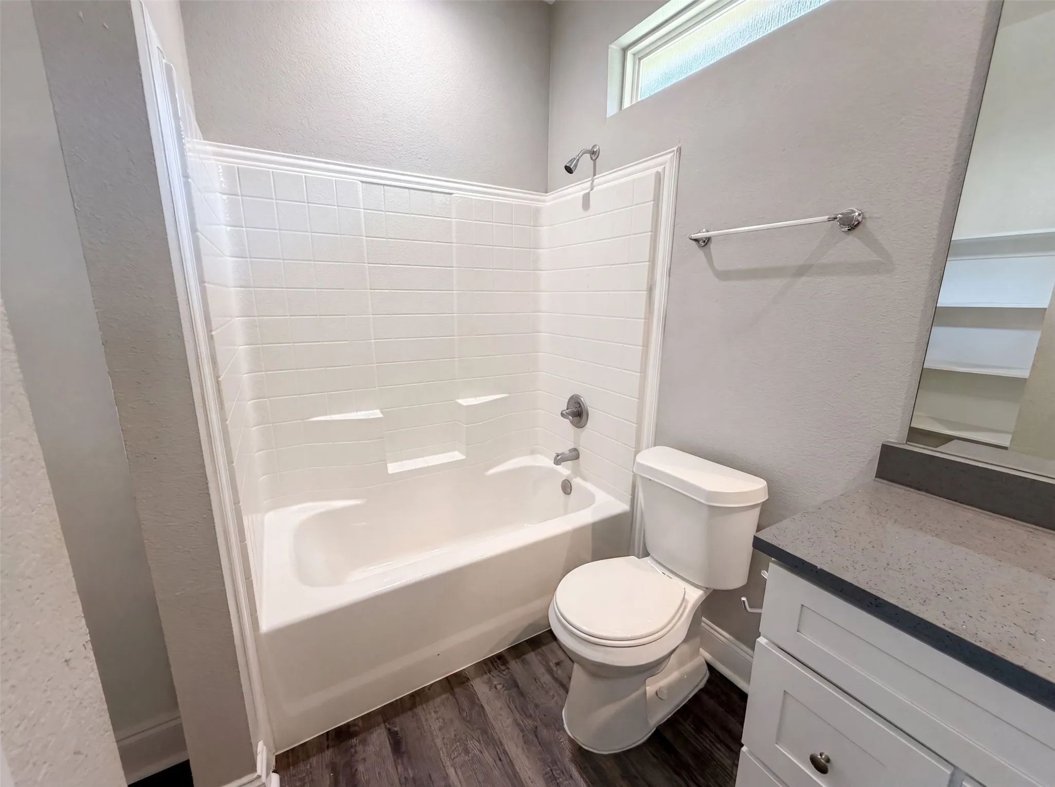 Single Family Residence For Sale in Ellis County , 101 Griffin Street, Waxahachie, Texas 75165, 3 Bedroom, 2 Bathroom, Garage spaces, 1,464 Sqft, built in 2019, mls#21322683, Real Estate Agent in Waxahachie, Homes For Sale in Ellis county, Homes For Sale in Waxahachie, Realtor in Waxahachie Texas, Real Estate Brokerage Independent Realty Texas, Luminita Cordes Realtor