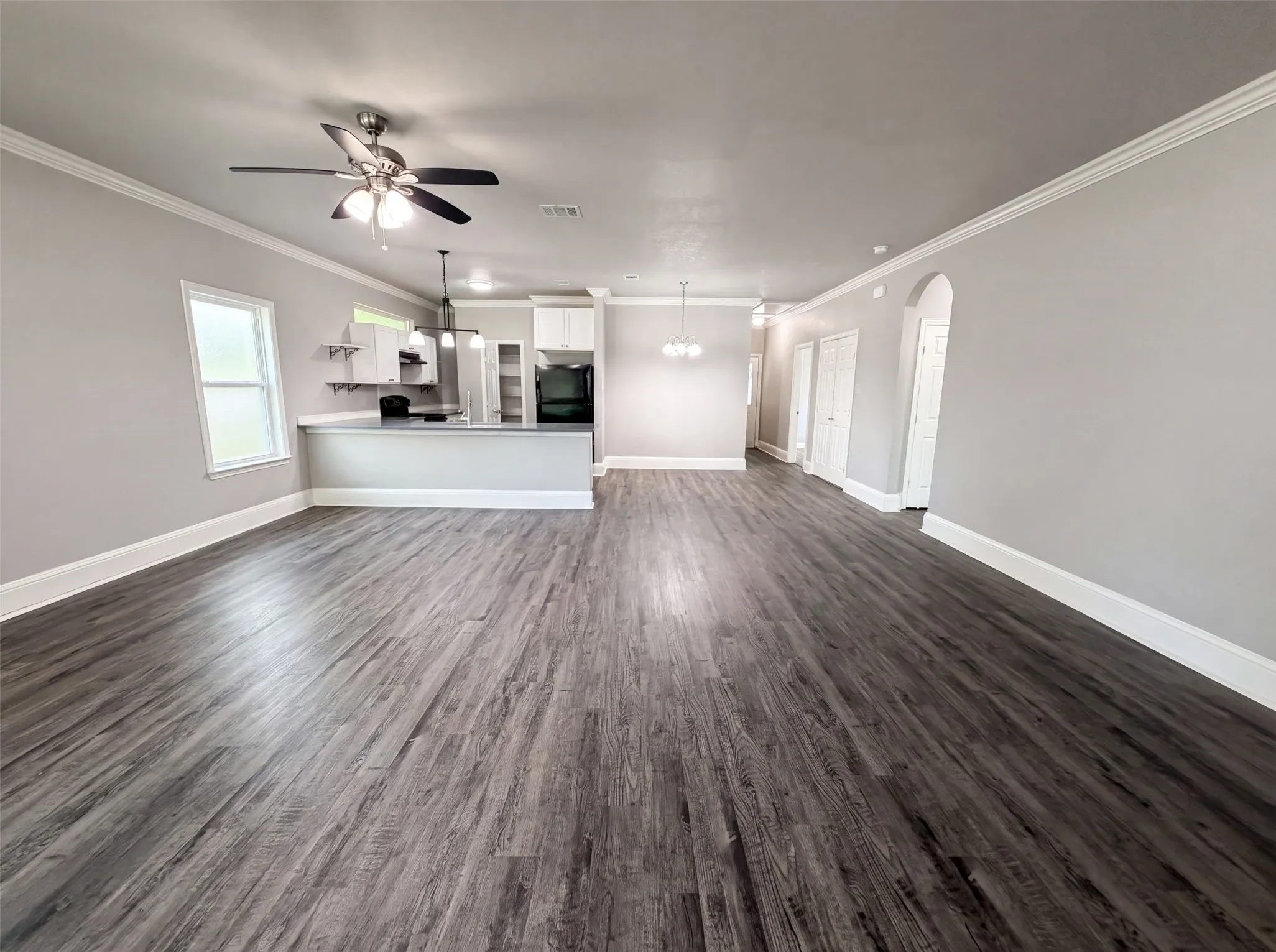 Single Family Residence For Sale in Ellis County , 101 Griffin Street, Waxahachie, Texas 75165, 3 Bedroom, 2 Bathroom, Garage spaces, 1,464 Sqft, built in 2019, mls#21322683, Real Estate Agent in Waxahachie, Homes For Sale in Ellis county, Homes For Sale in Waxahachie, Realtor in Waxahachie Texas, Real Estate Brokerage Independent Realty Texas, Luminita Cordes Realtor