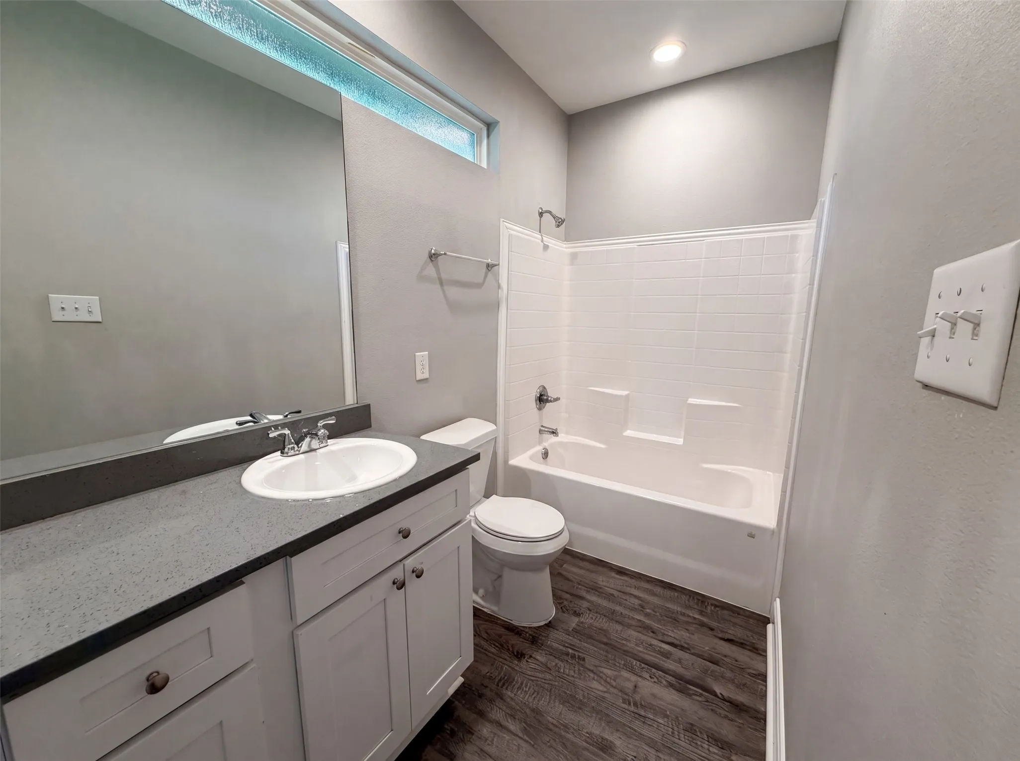 Single Family Residence For Sale in Ellis County , 101 Griffin Street, Waxahachie, Texas 75165, 3 Bedroom, 2 Bathroom, Garage spaces, 1,464 Sqft, built in 2019, mls#21322683, Real Estate Agent in Waxahachie, Homes For Sale in Ellis county, Homes For Sale in Waxahachie, Realtor in Waxahachie Texas, Real Estate Brokerage Independent Realty Texas, Luminita Cordes Realtor