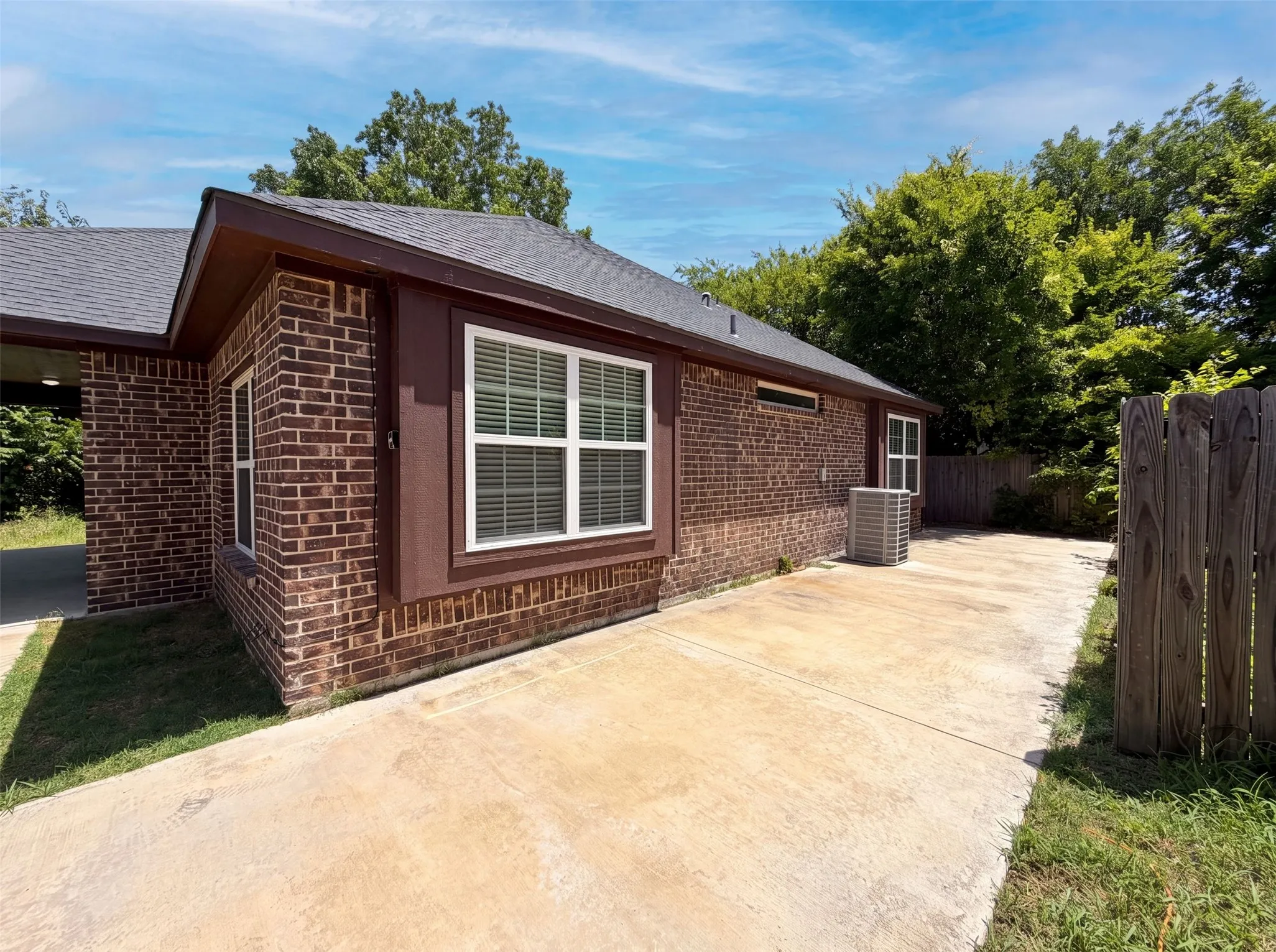 Single Family Residence For Sale in Ellis County , 101 Griffin Street, Waxahachie, Texas 75165, 3 Bedroom, 2 Bathroom, Garage spaces, 1,464 Sqft, built in 2019, mls#21322683, Real Estate Agent in Waxahachie, Homes For Sale in Ellis county, Homes For Sale in Waxahachie, Realtor in Waxahachie Texas, Real Estate Brokerage Independent Realty Texas, Luminita Cordes Realtor