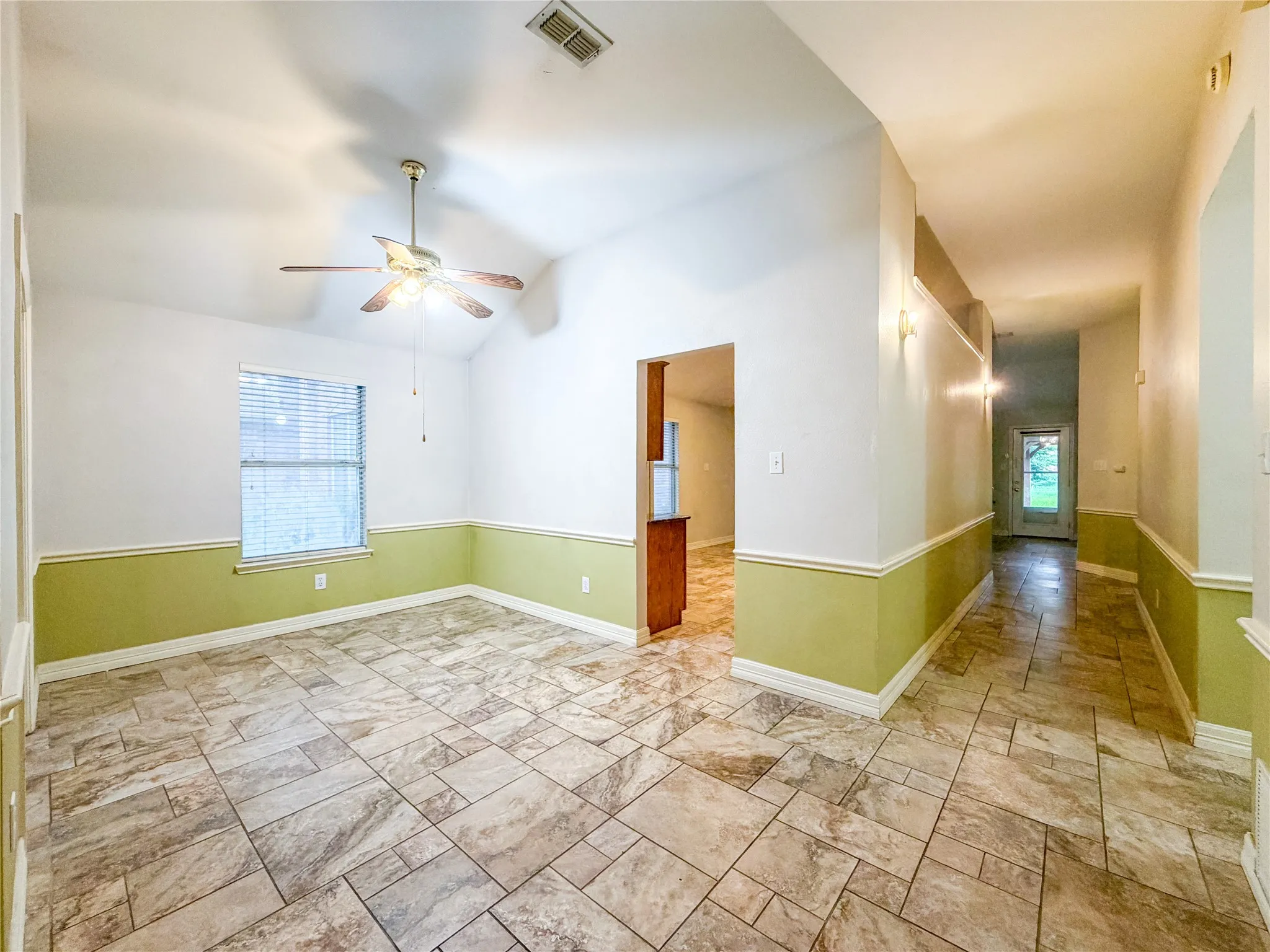 Single Family Residence For Rent in Tarrant County , 2752 Scarborough Drive, Grand Prairie, Texas 75052, 3 Bedrooms, 2 Bathrooms, 2 Garage spaces, 1,721 Sqft, built in 1998, Price $2,200, mls#21316148, Real Estate Agent in Grand Prairie, Homes For Rent in Tarrant county, Homes For Rent in Grand Prairie, Realtor in Grand Prairie Texas, Real Estate Brokerage Independent Realty Texas, Luminita Cordes Realtor