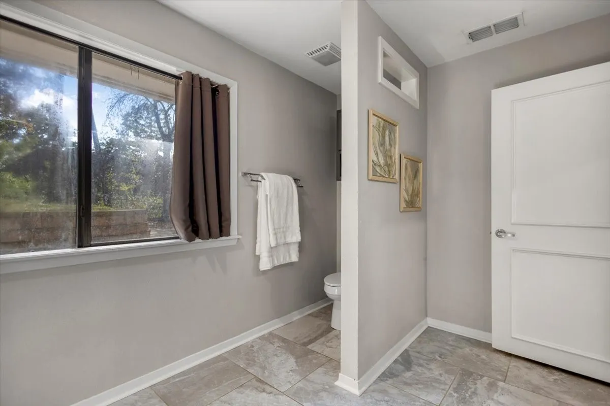 Single Family Residence For Sale in Smith County , 441 Hideaway Lane Central, Hideaway, Texas 75771, 4 Bedroom, 3 Bathroom, 1 Garage spaces, 2,050 Sqft, built in 1978, mls#21322633, Real Estate Agent in Hideaway, Homes For Sale in Smith county, Homes For Sale in Hideaway, Realtor in Hideaway Texas, Real Estate Brokerage Independent Realty Texas, Luminita Cordes Realtor