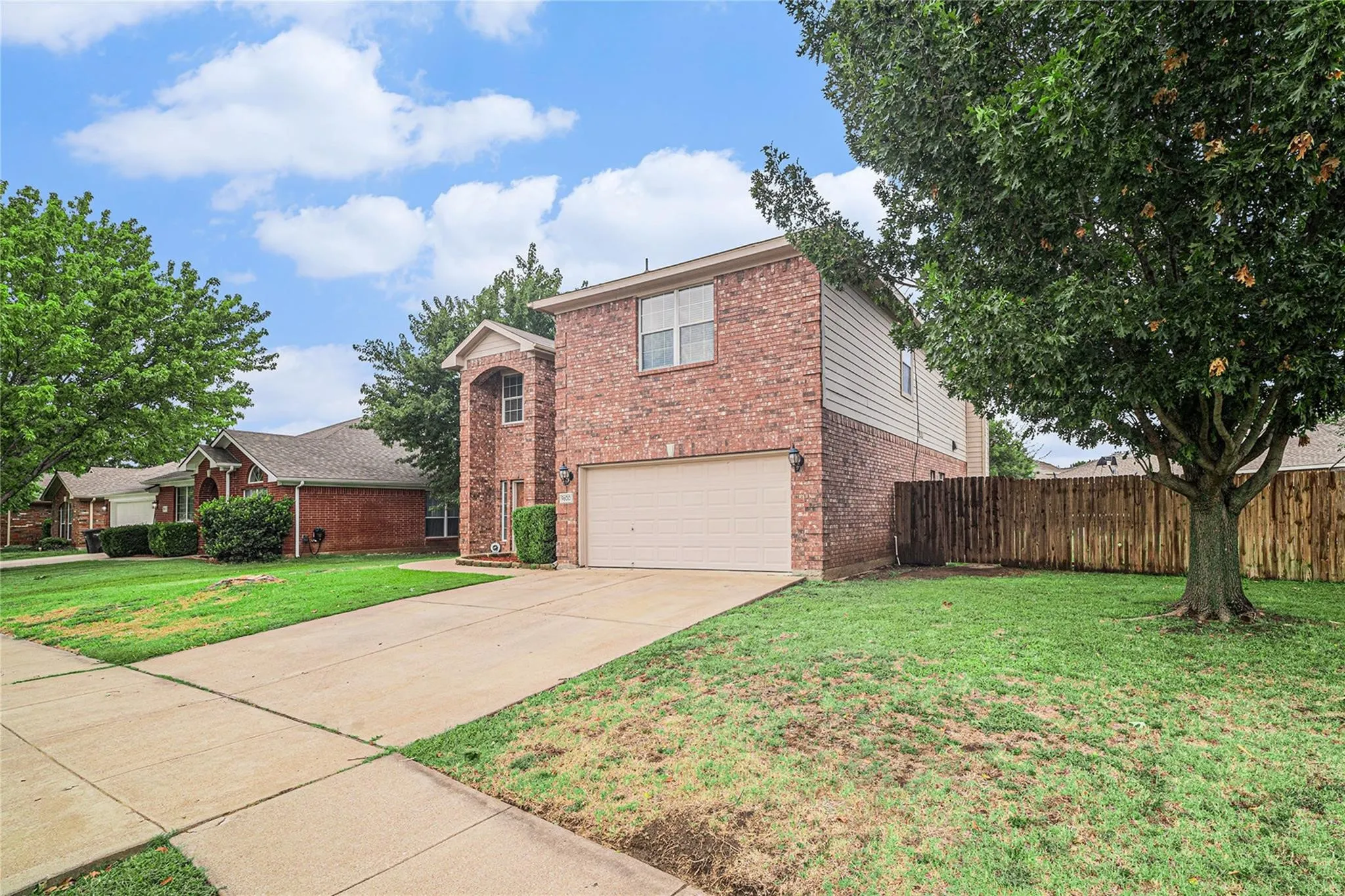Single Family Residence For Rent in Tarrant County , 9600 Fox Hill Drive, Fort Worth, Texas 76131, 5 Bedroom, 3 Bathroom, 2 Garage spaces, 2,912 Sqft, built in 2004, mls#21322238, Real Estate Agent in Fort Worth, Homes For Rent in Tarrant county, Homes For Rent in Fort Worth, Realtor in Fort Worth Texas, Real Estate Brokerage Independent Realty Texas, Luminita Cordes Realtor